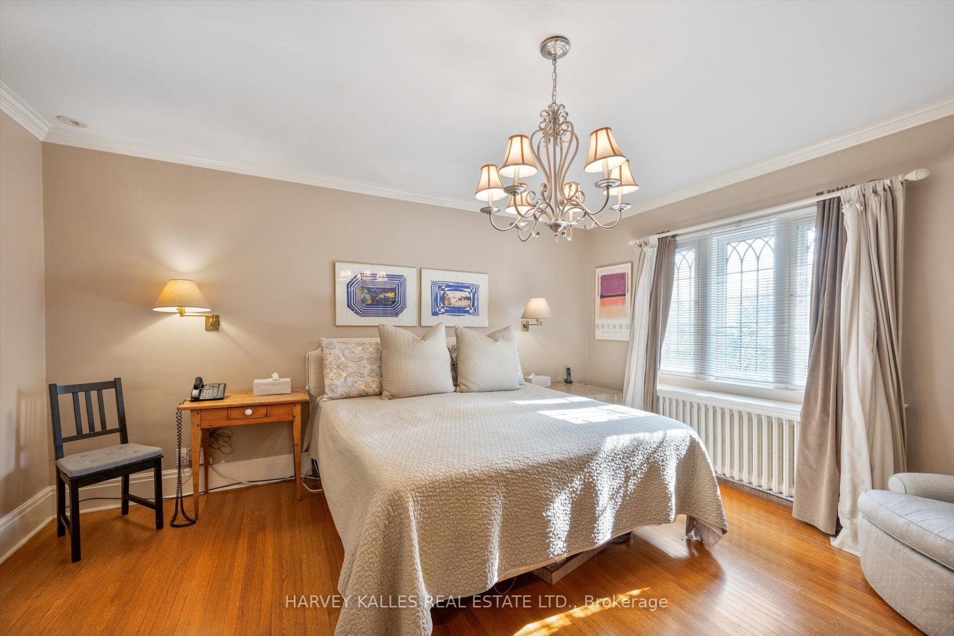 597 Spadina Rd