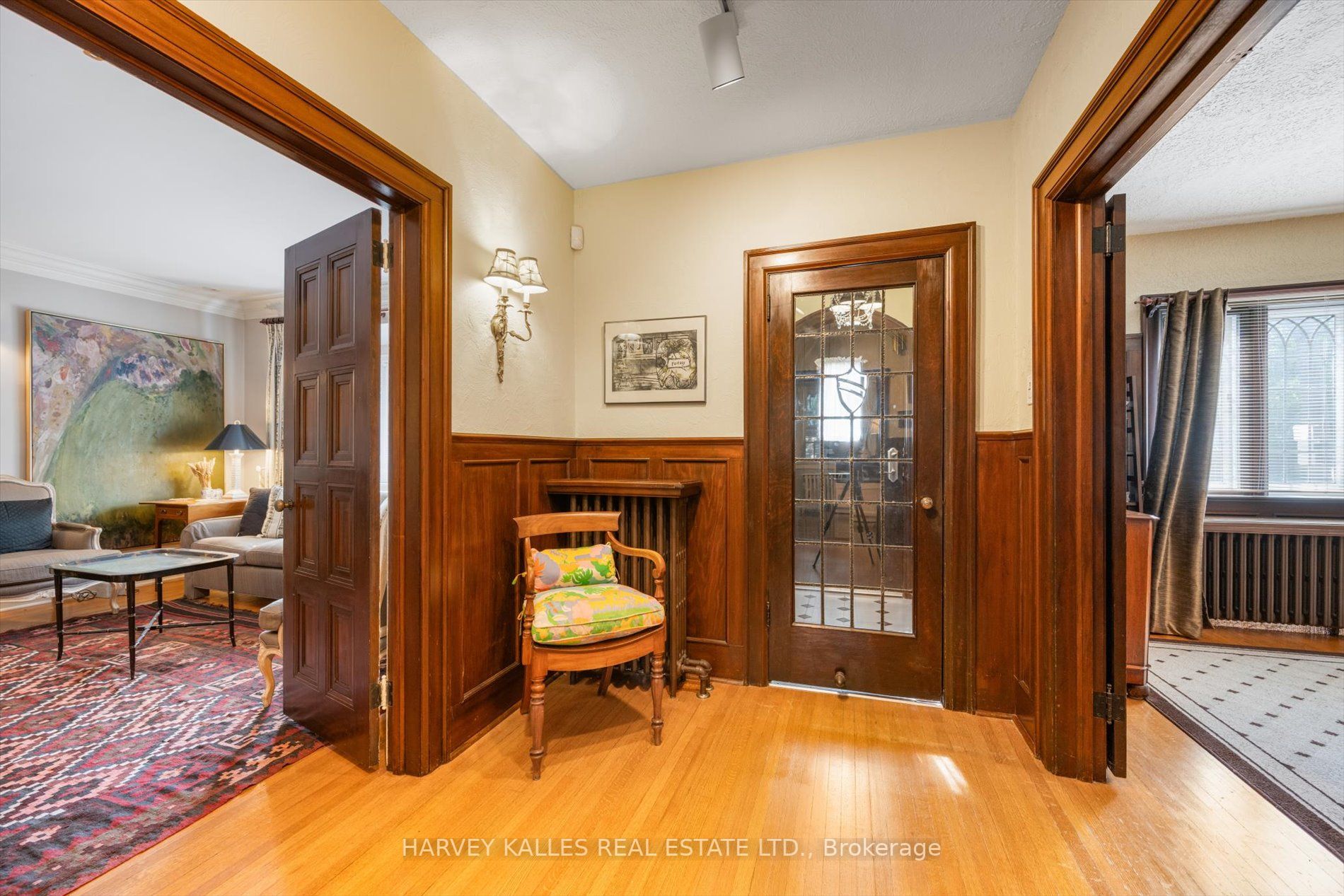 597 Spadina Rd