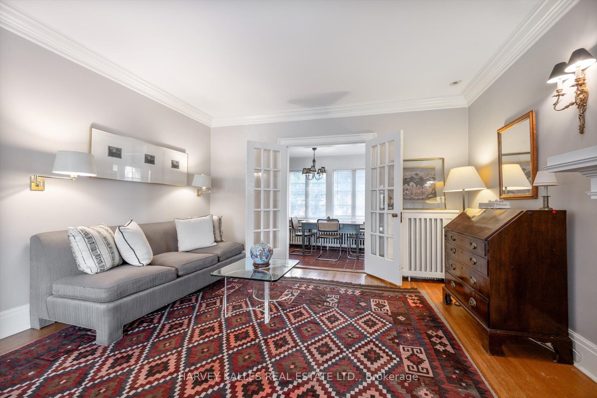 597 Spadina Rd
