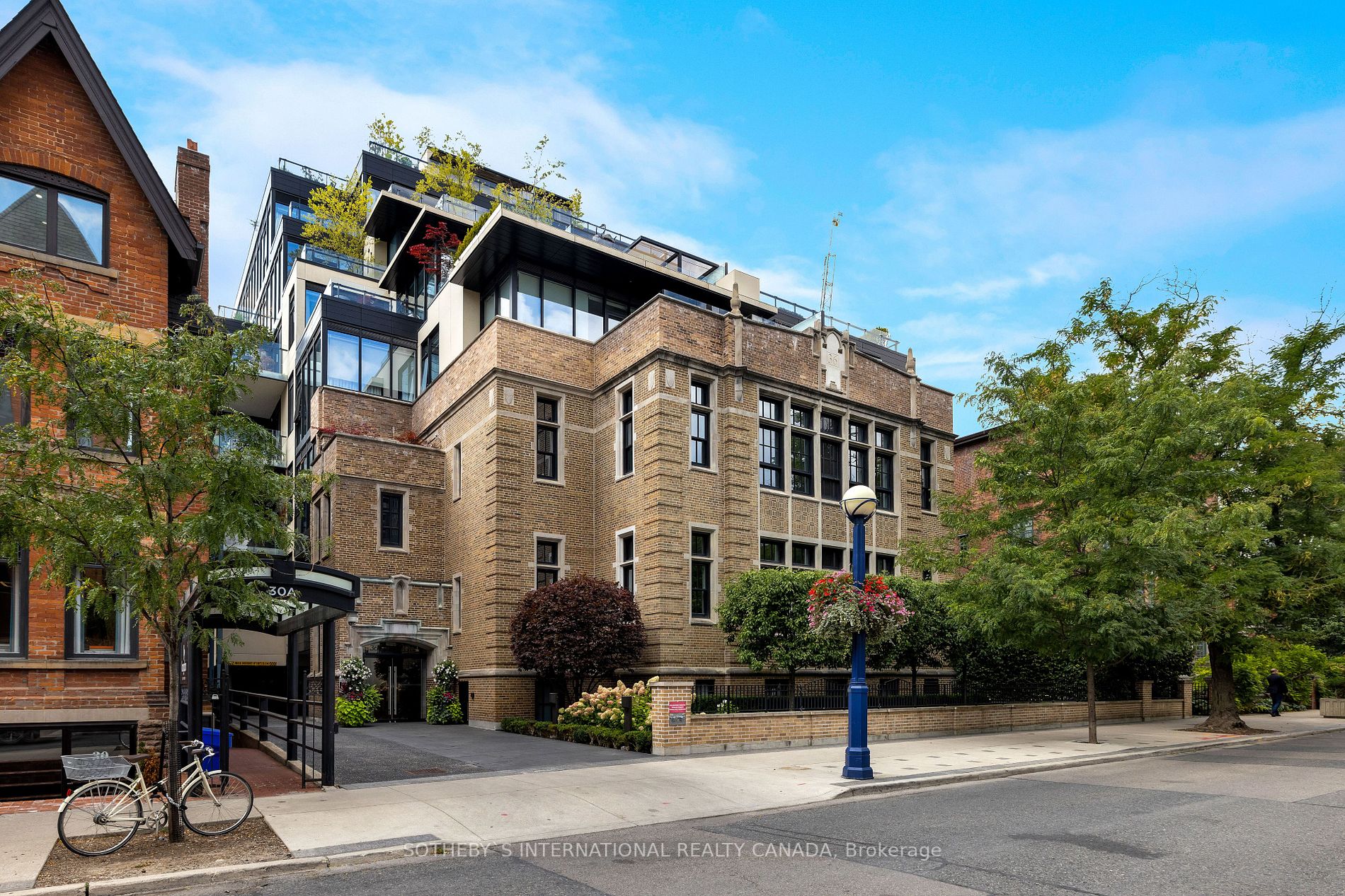 36 Hazelton Ave, #5B