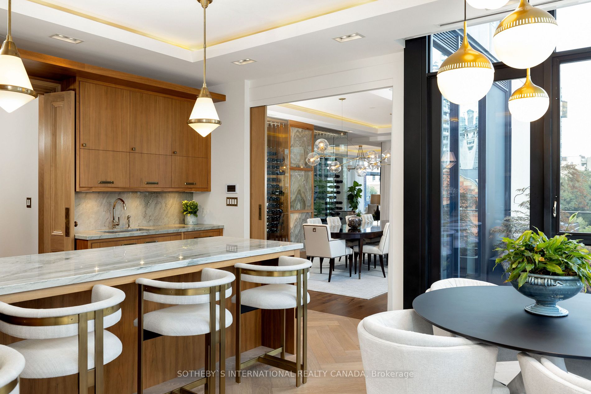 36 Hazelton Ave, #5B