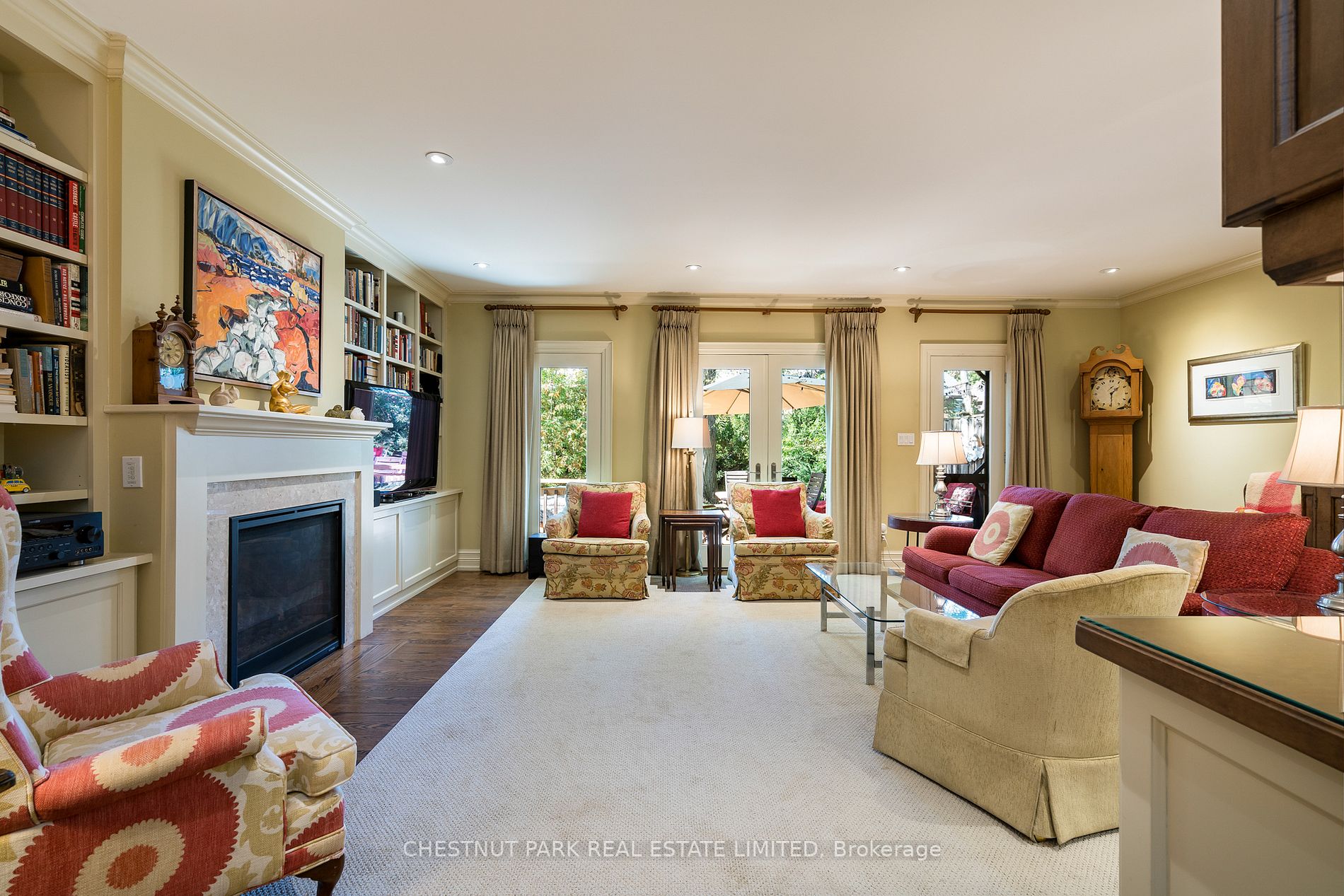 24 Cameron Cres