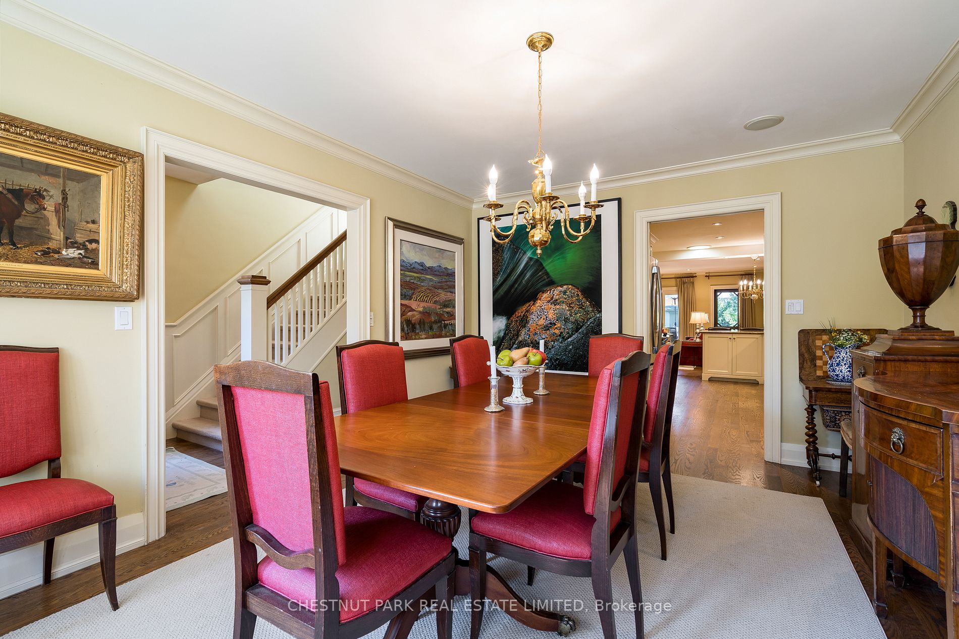 24 Cameron Cres