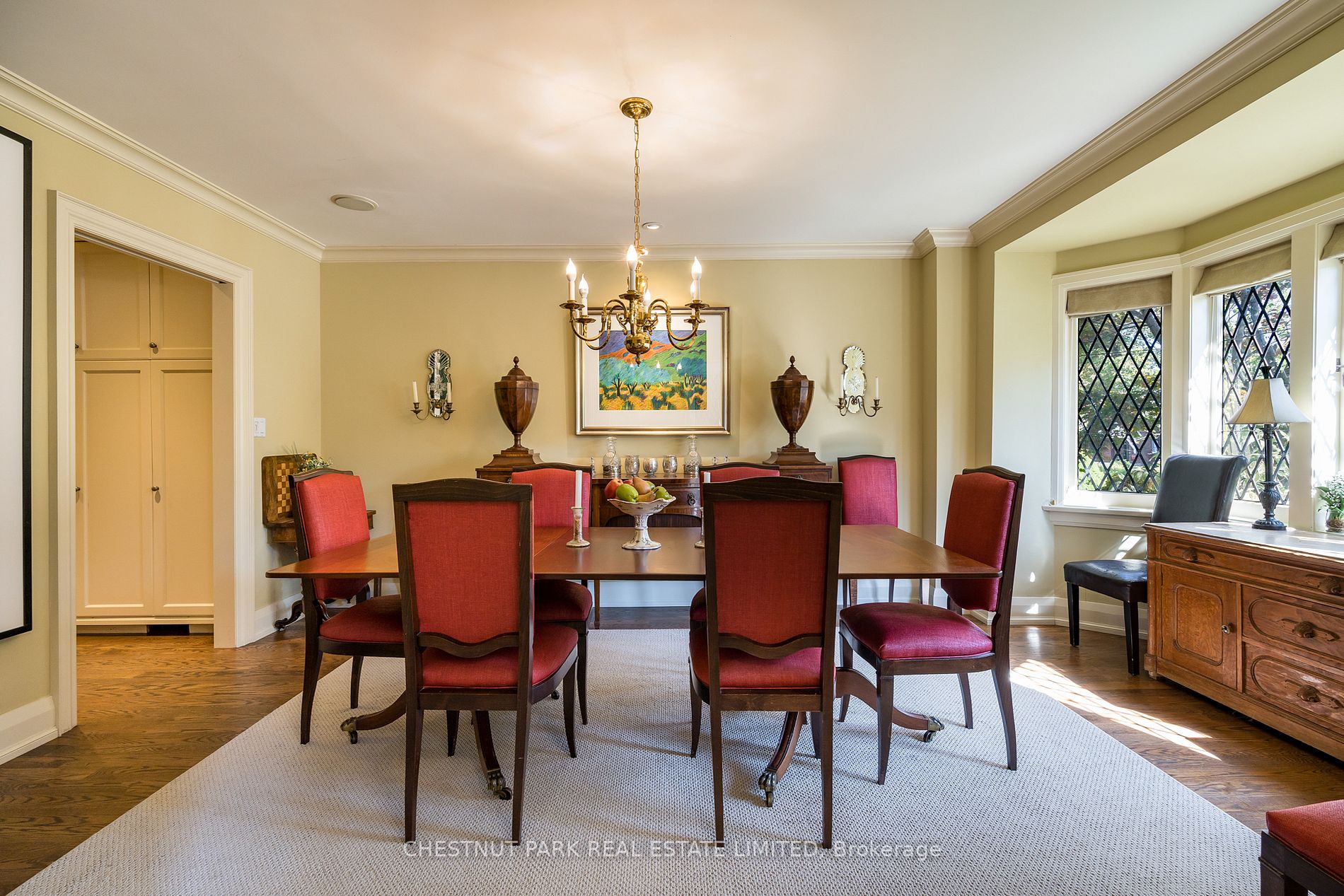 24 Cameron Cres
