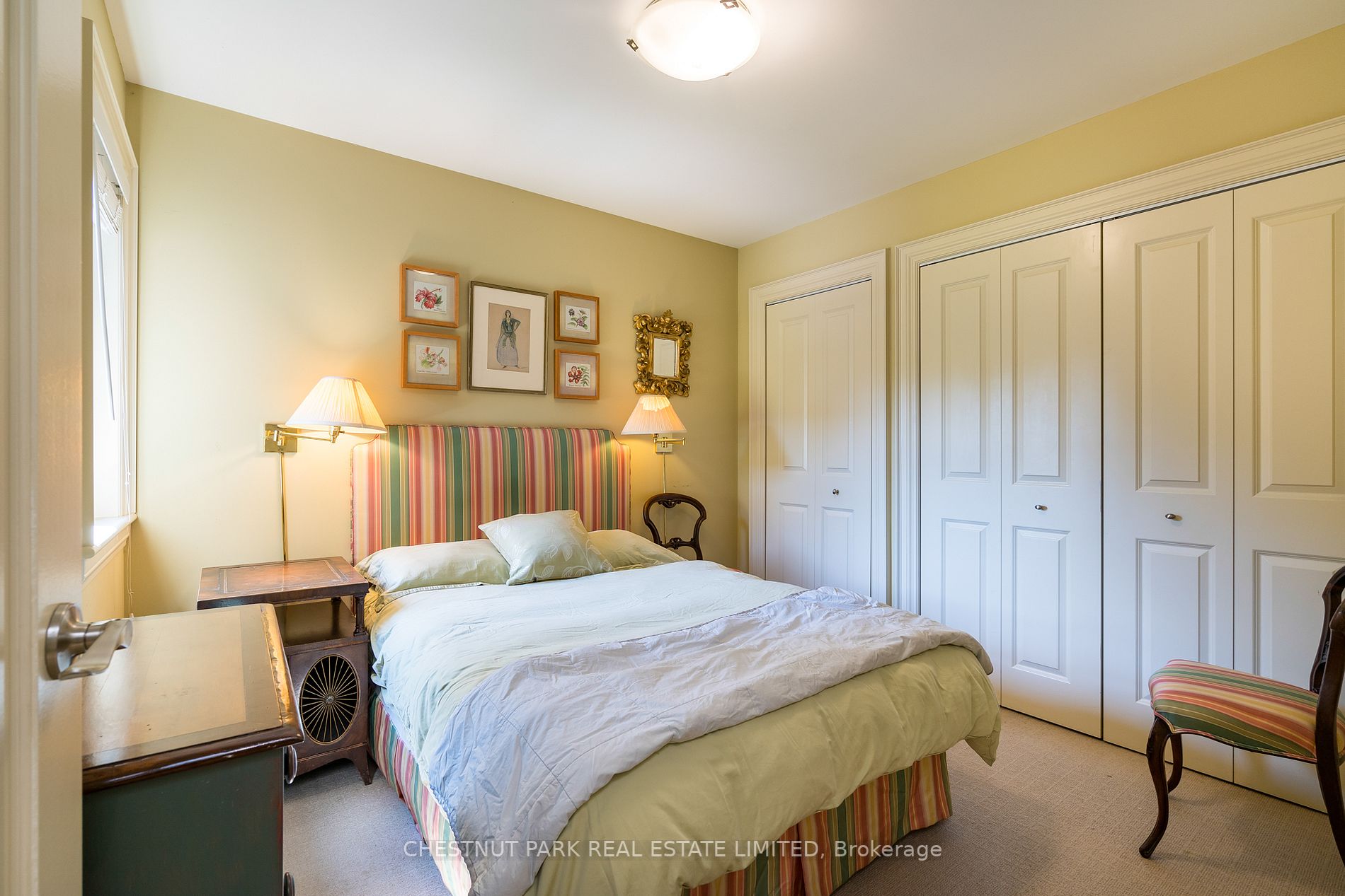 24 Cameron Cres