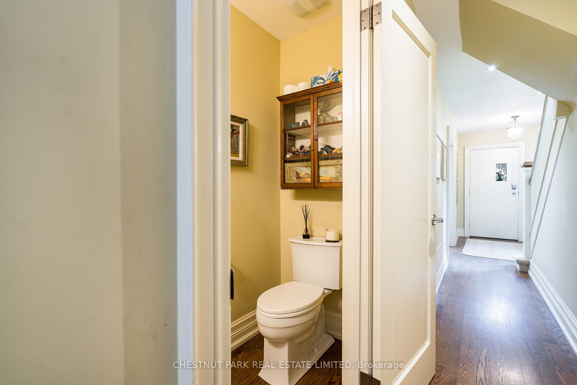 24 Cameron Cres