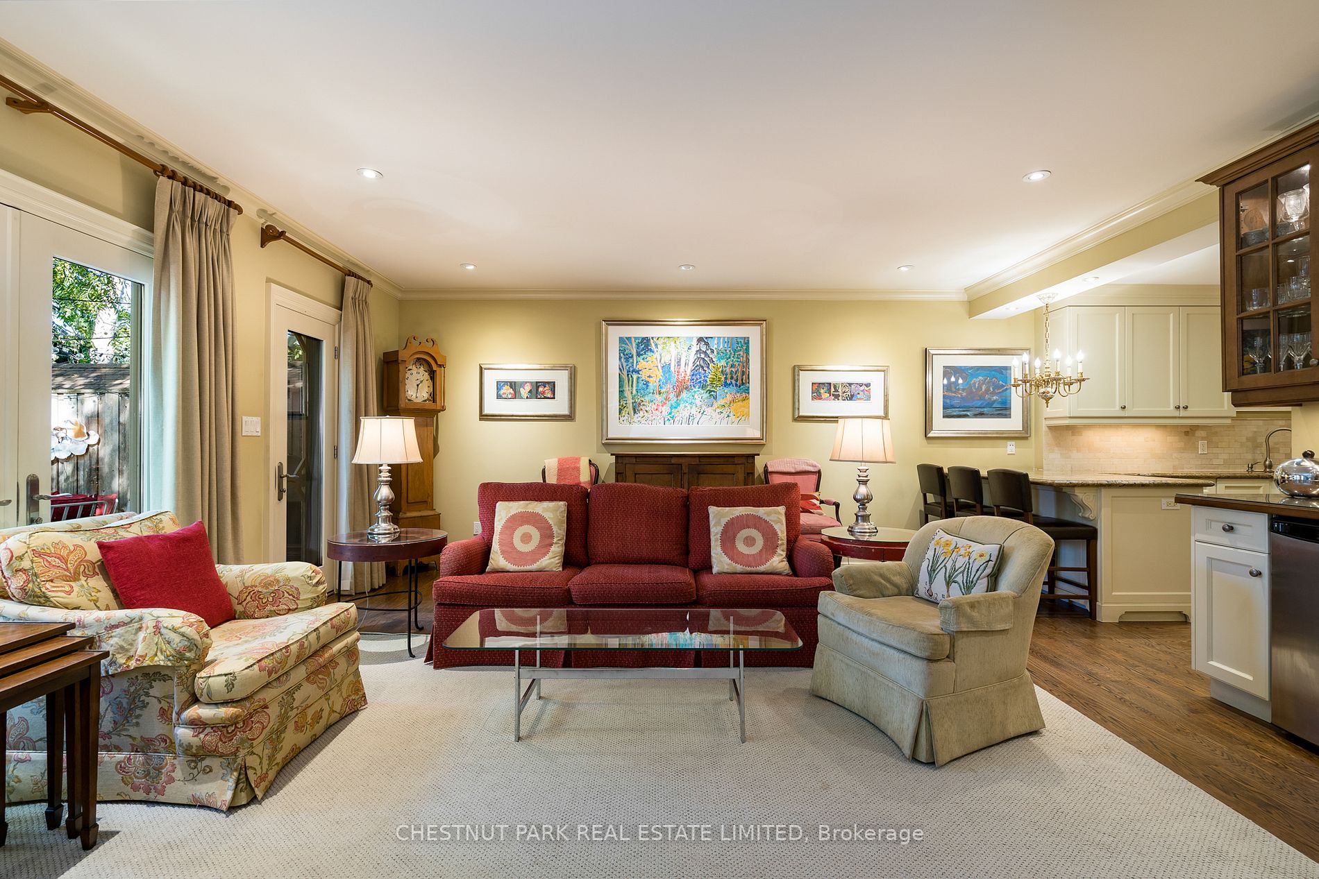 24 Cameron Cres