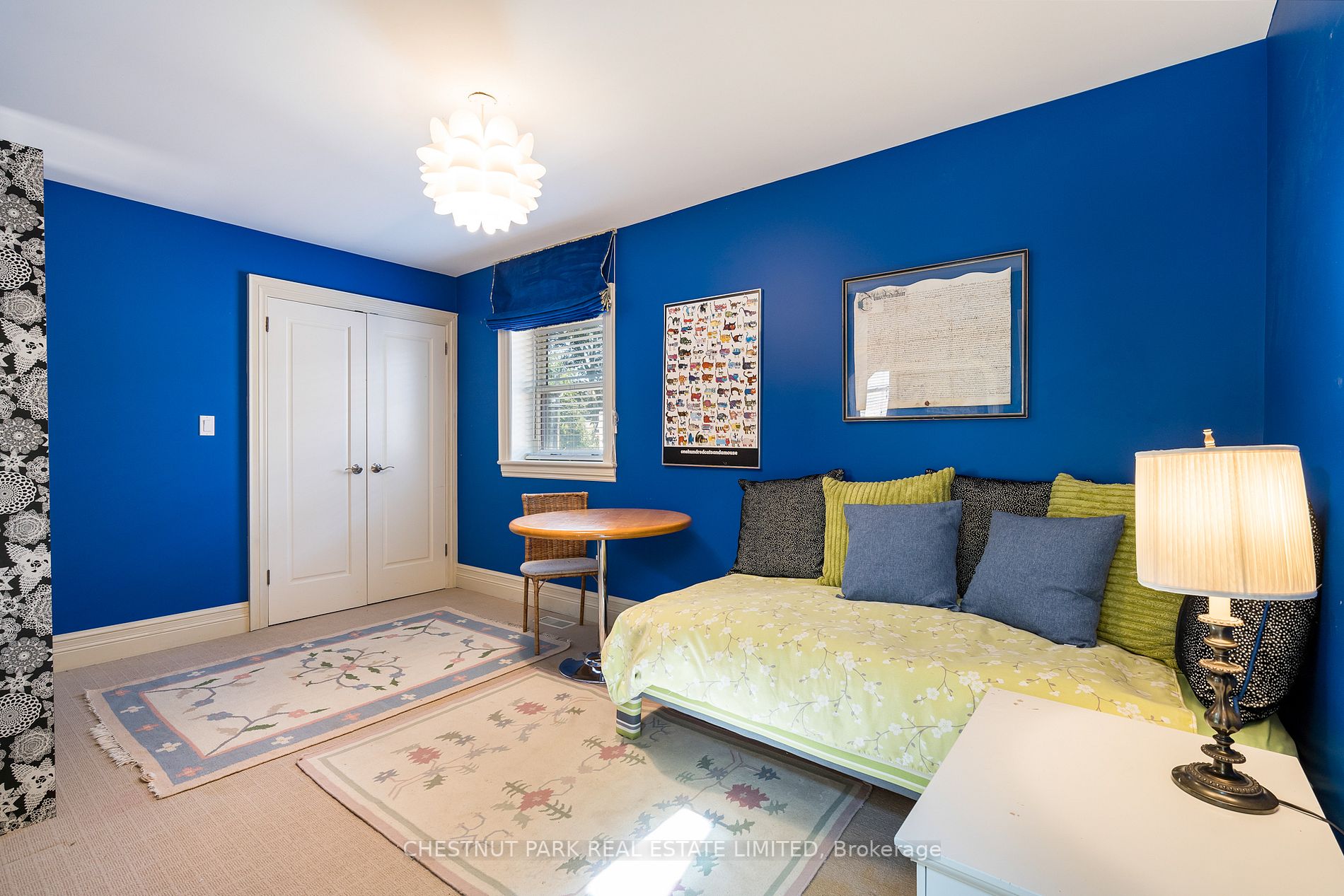 24 Cameron Cres