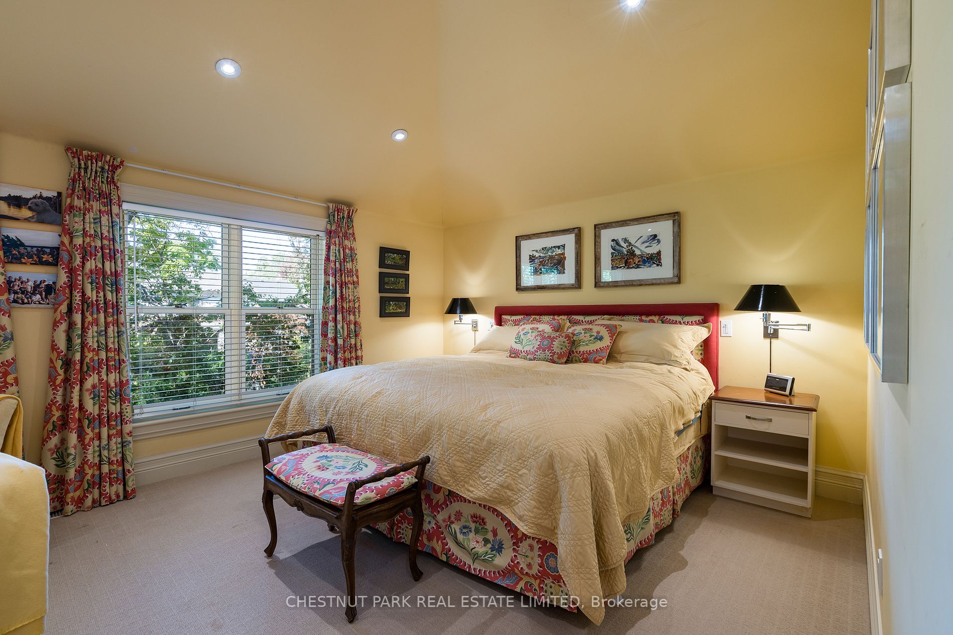 24 Cameron Cres
