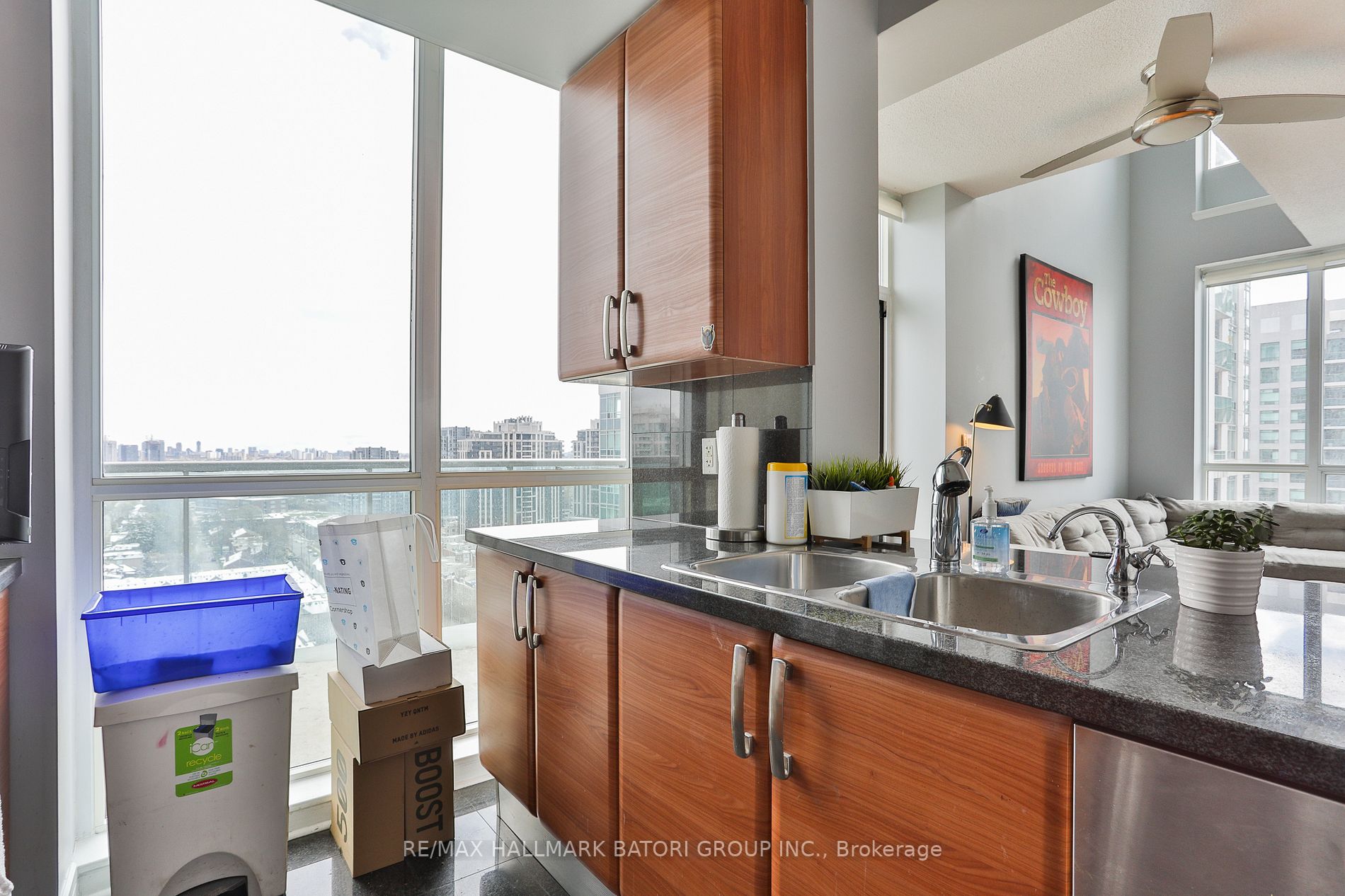 1 Avondale Avenue, #1008
