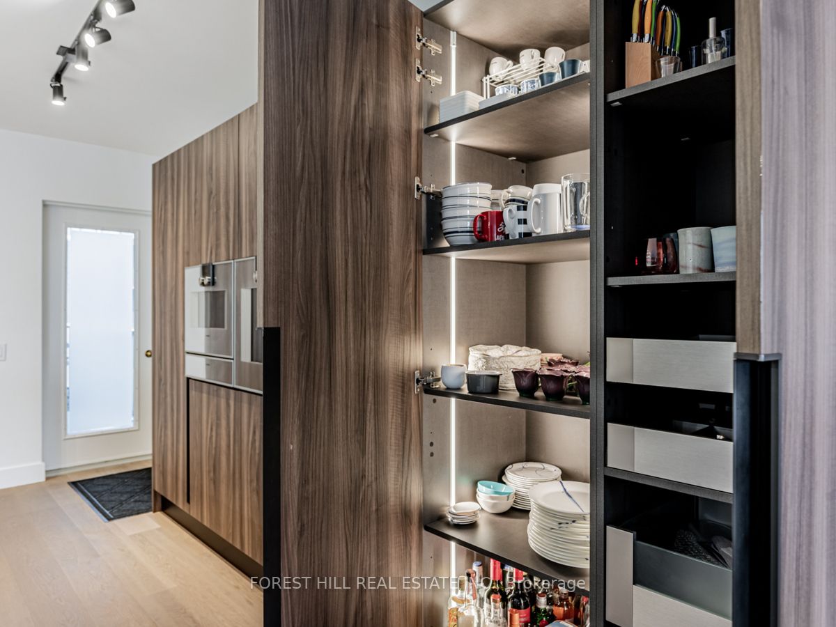 159 Frederick St, #902