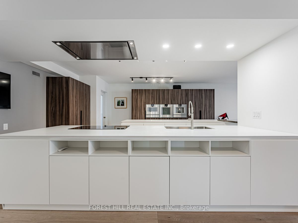 159 Frederick St, #902