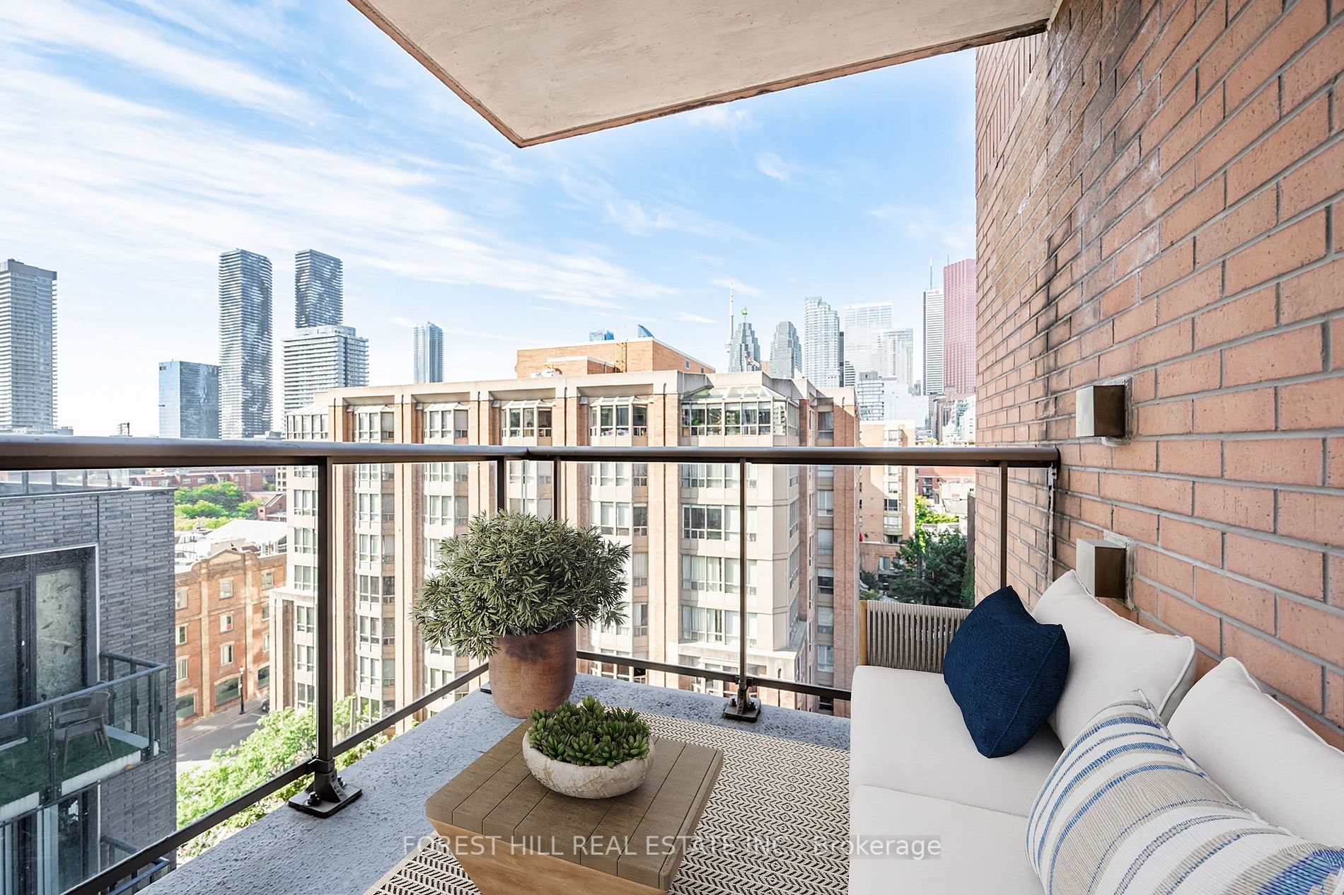 159 Frederick St, #902