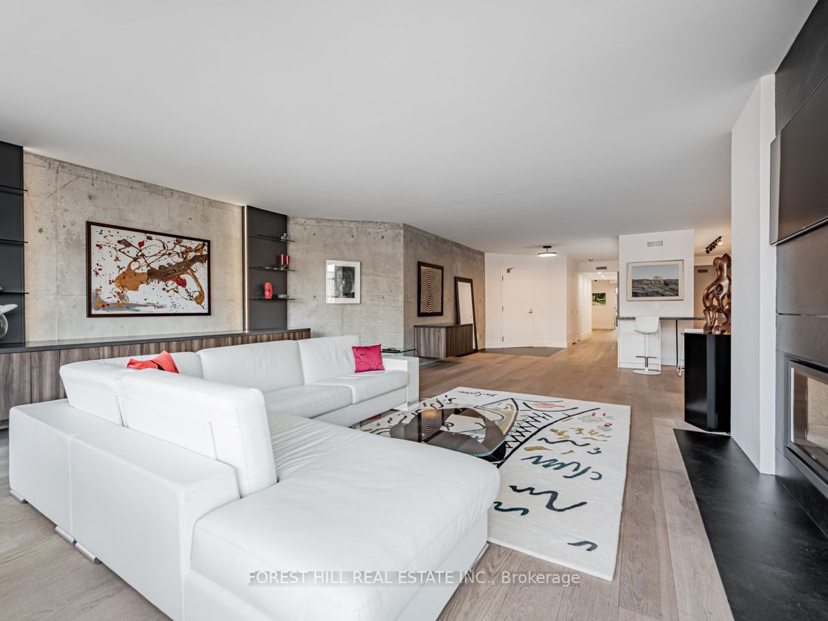 159 Frederick St, #902