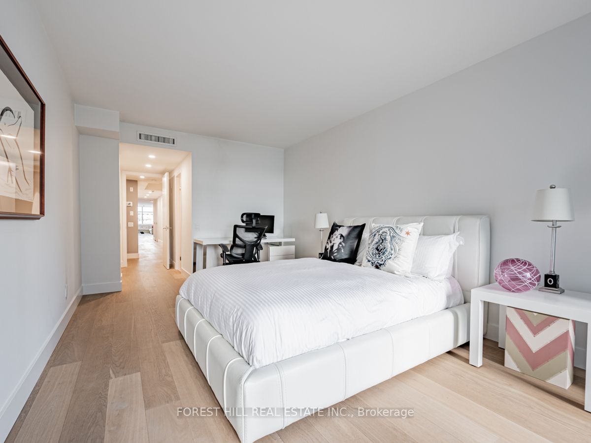 159 Frederick St, #902