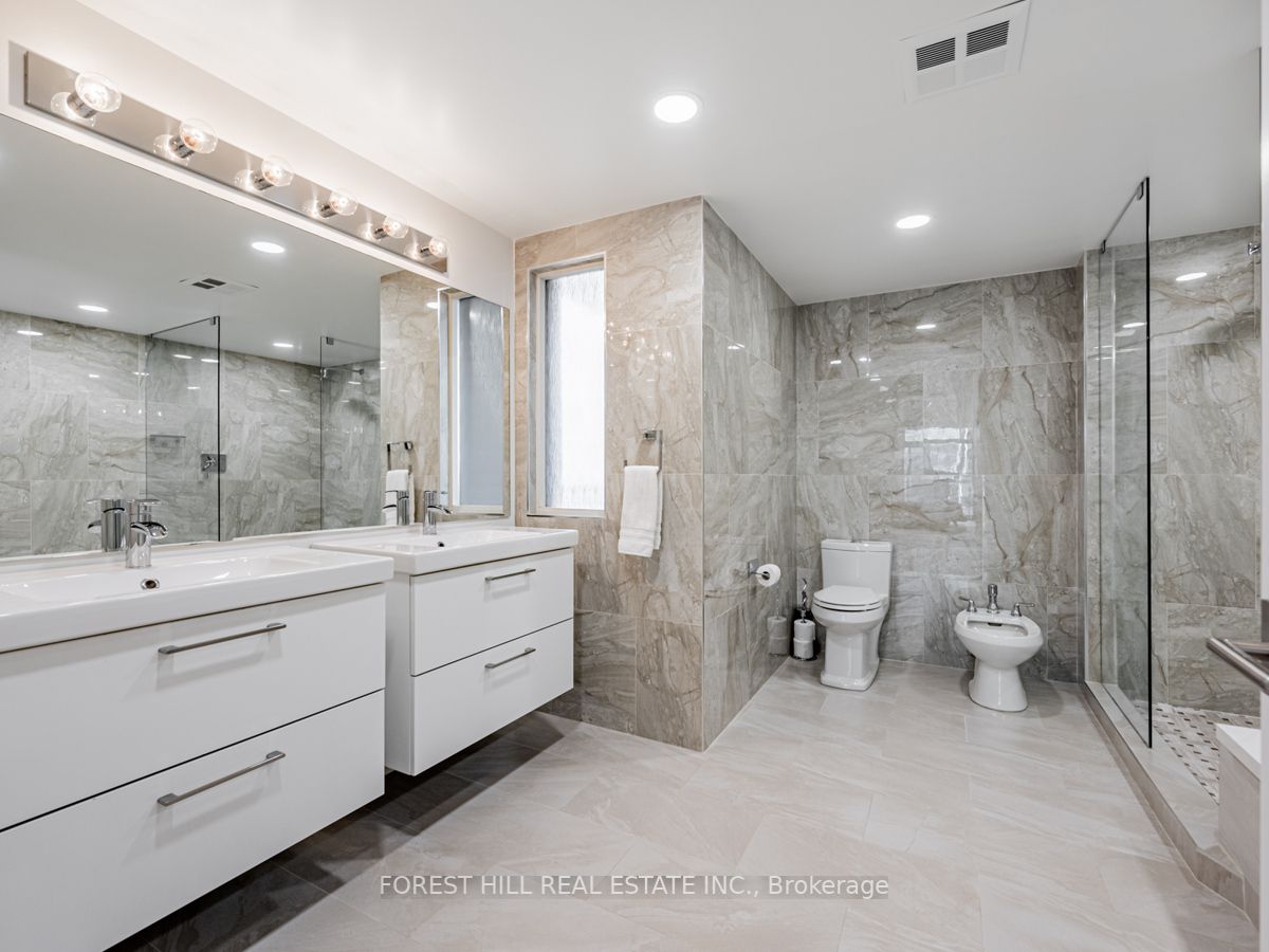 159 Frederick St, #902