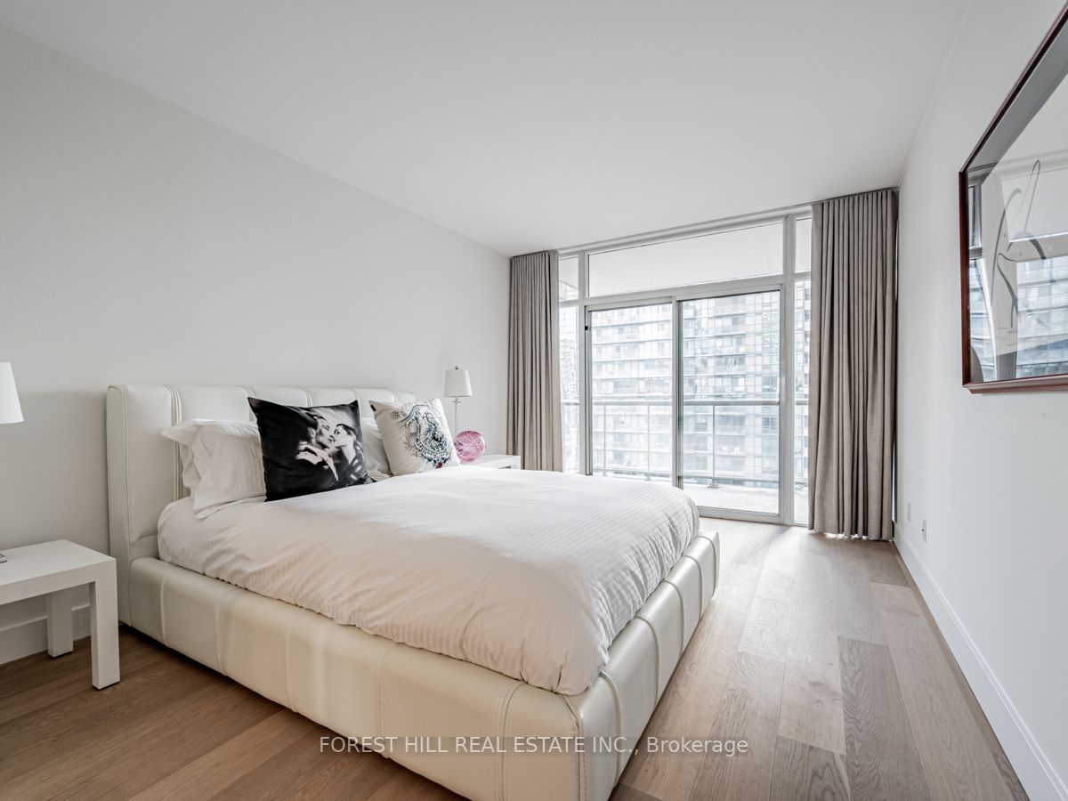 159 Frederick St, #902