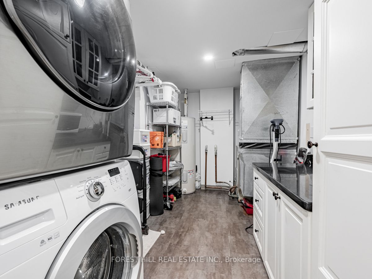 159 Frederick St, #902