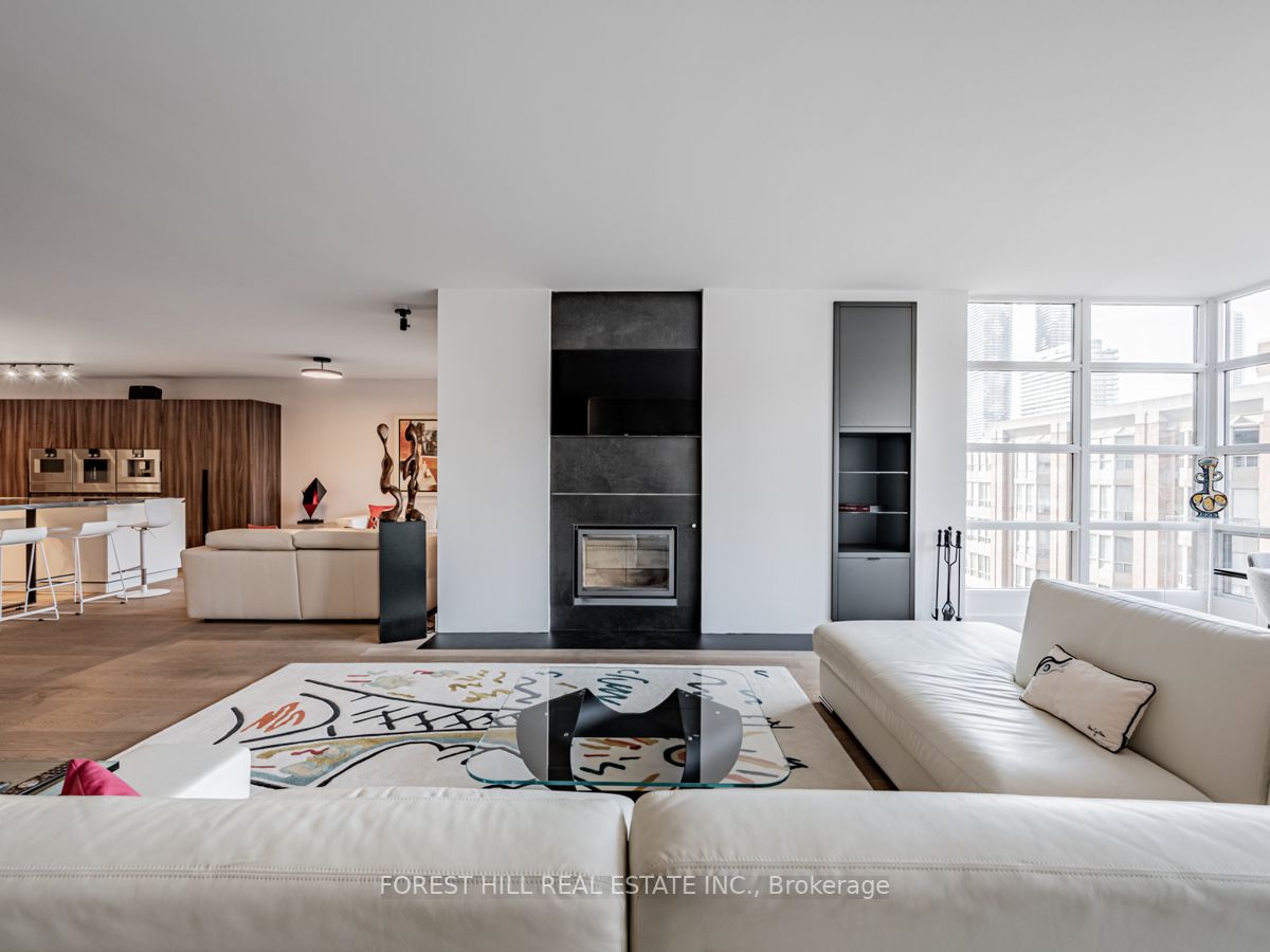 159 Frederick St, #902