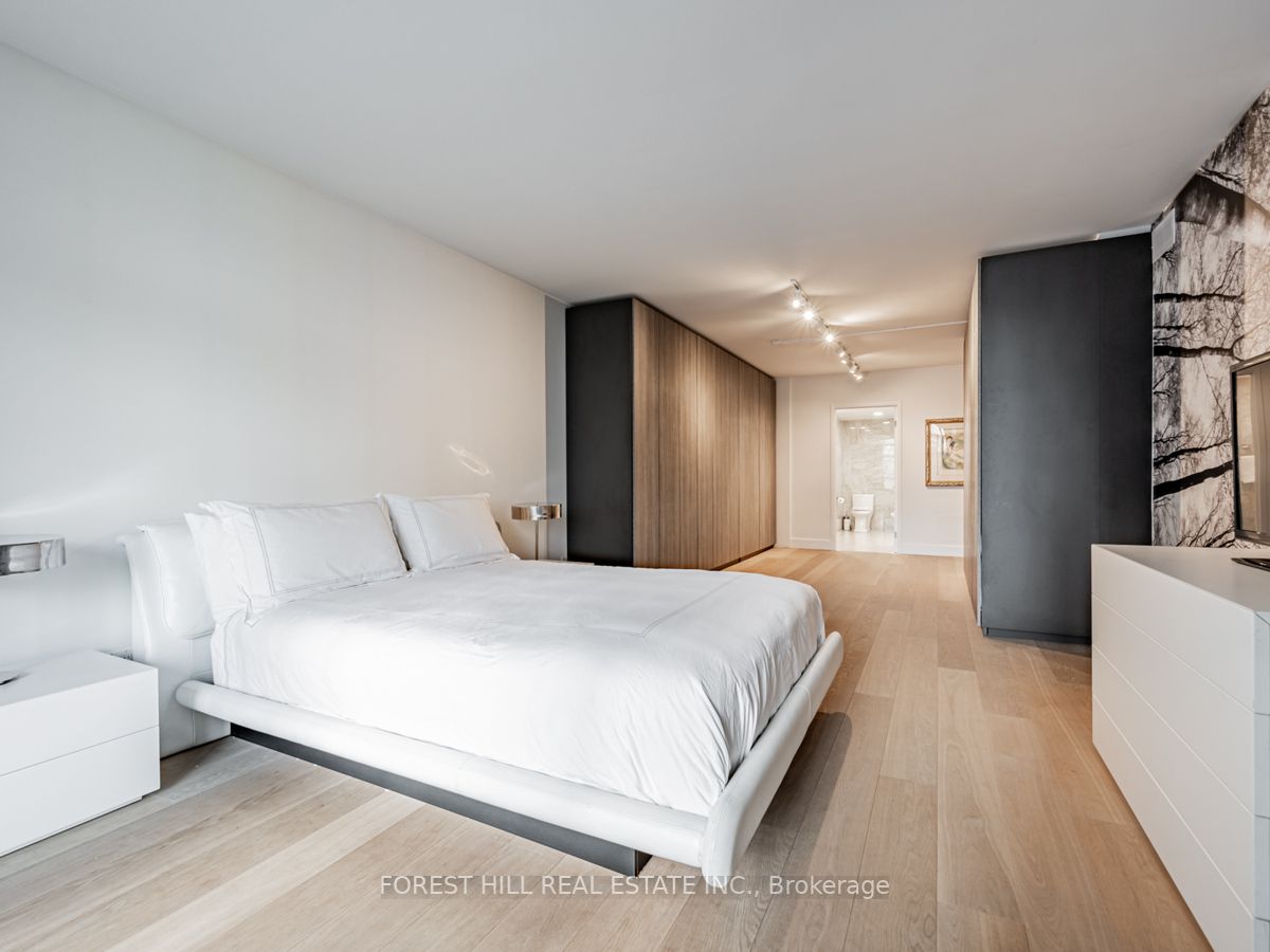 159 Frederick St, #902