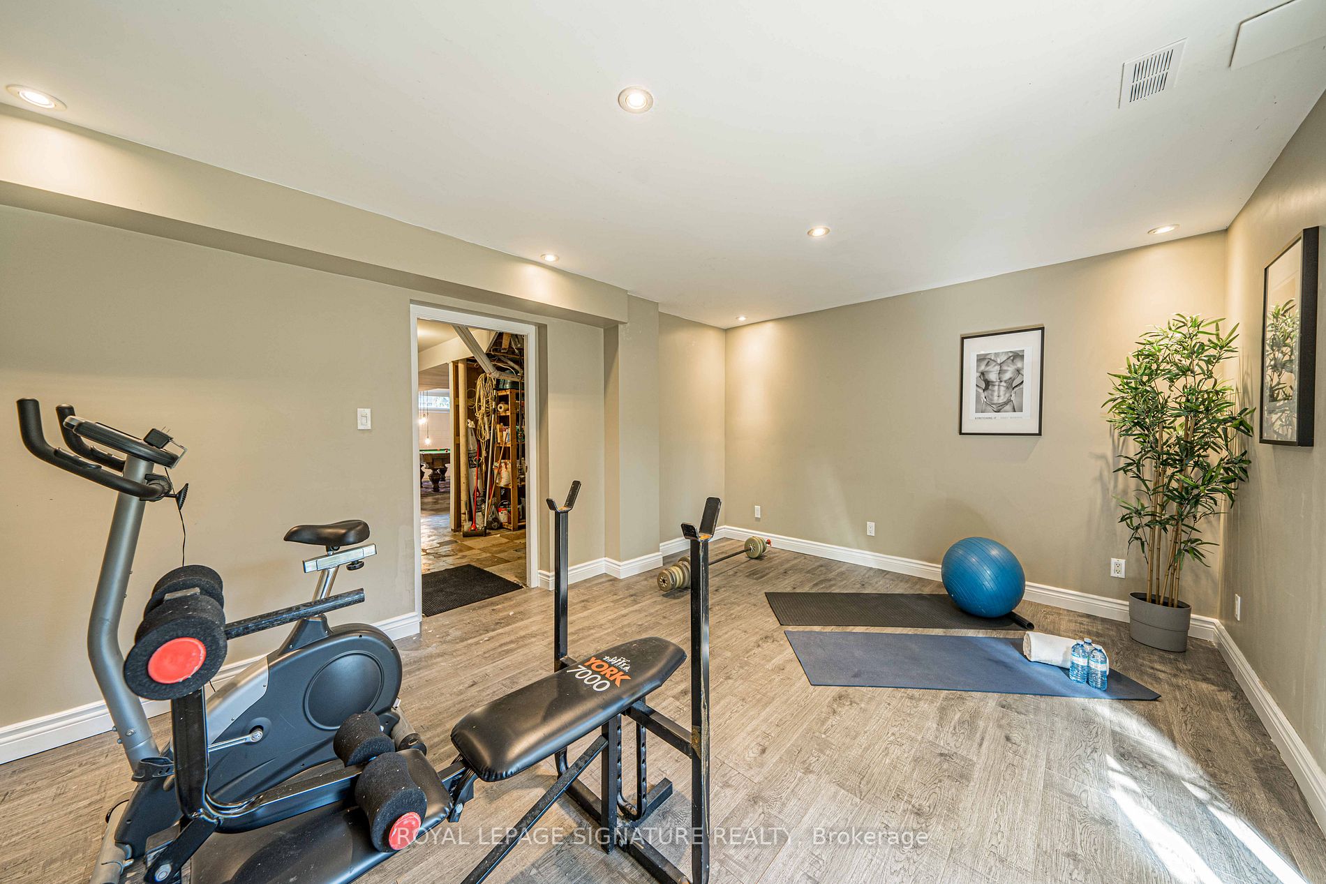 37 Cornerbrook Dr