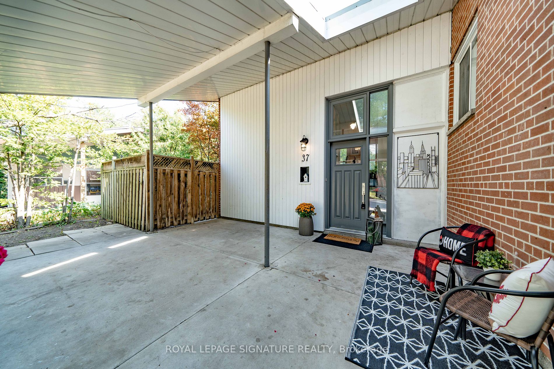 37 Cornerbrook Dr