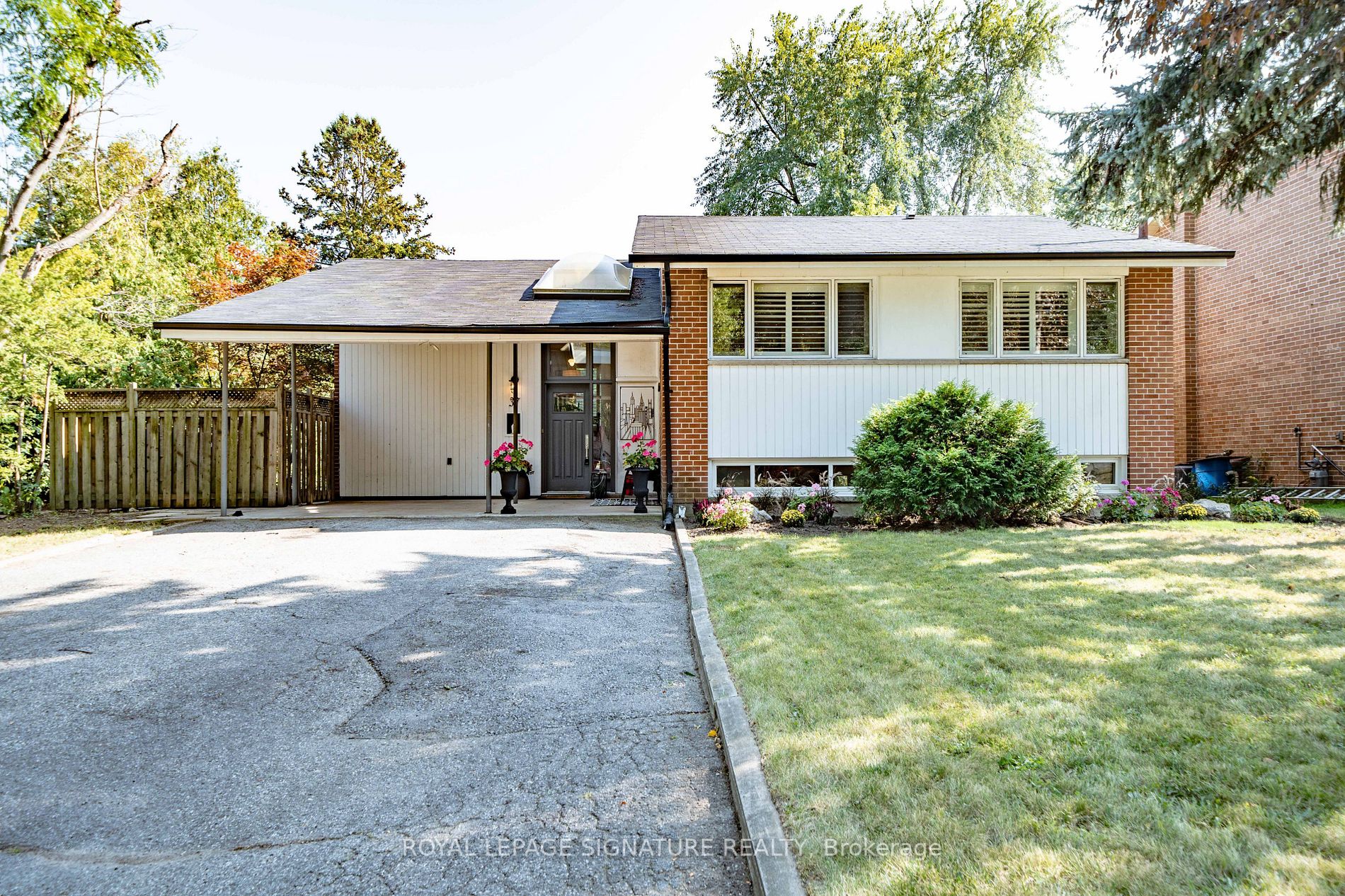 37 Cornerbrook Dr