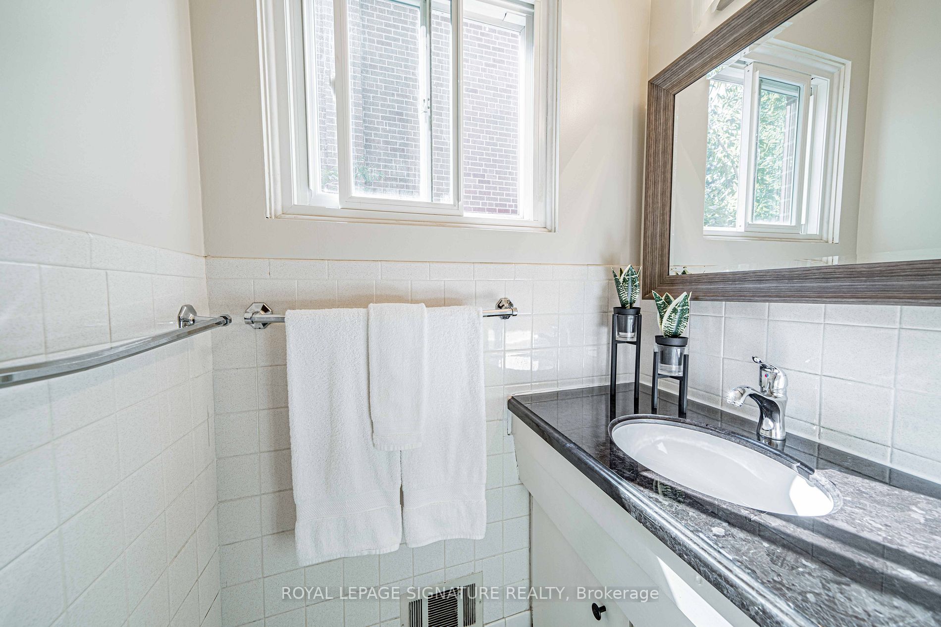 37 Cornerbrook Dr