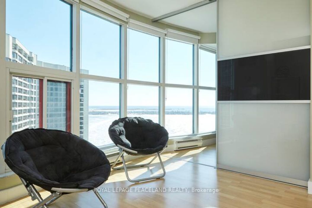 77 Harbour Sq, #3404