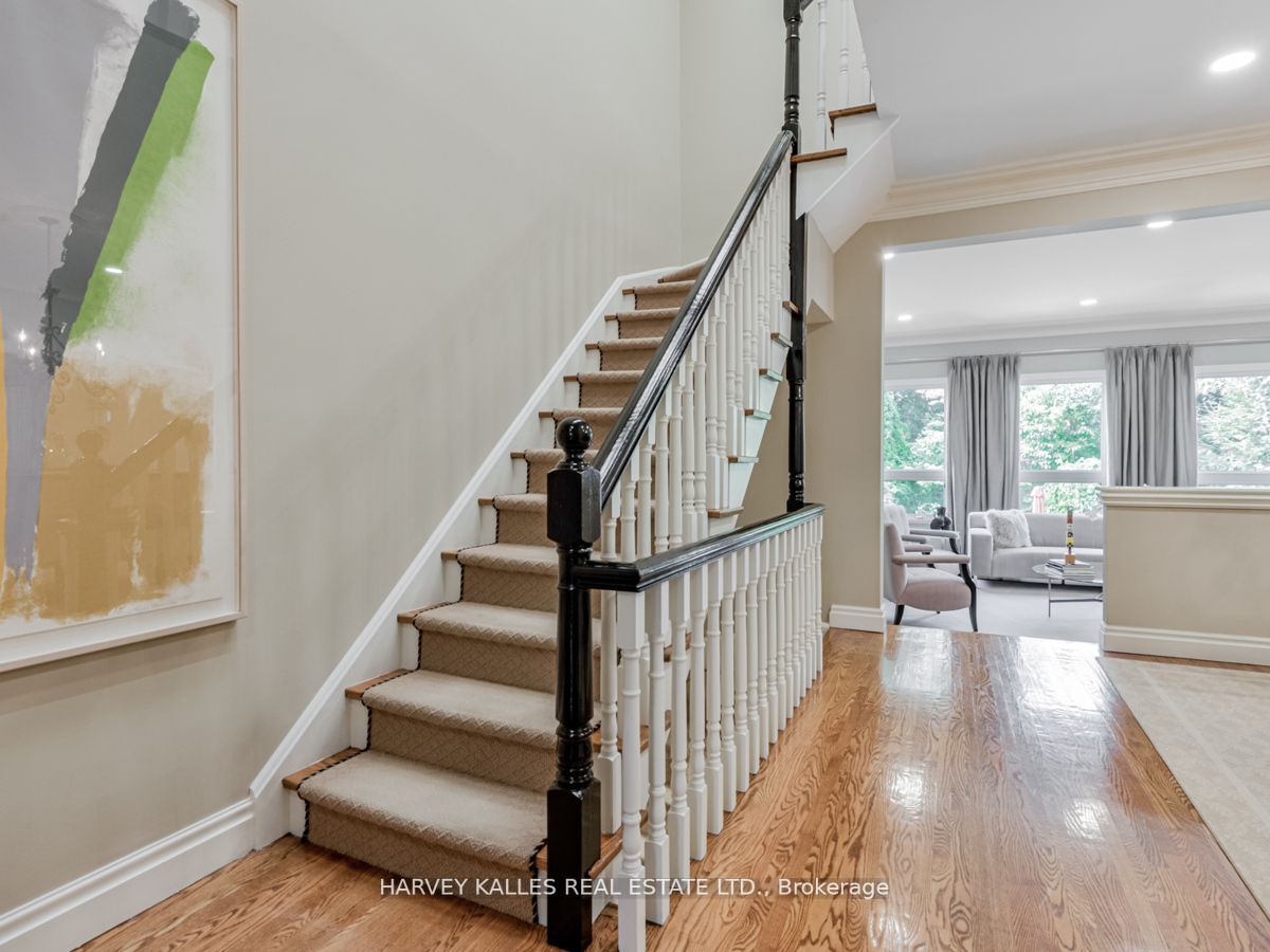 32 Coulson Ave