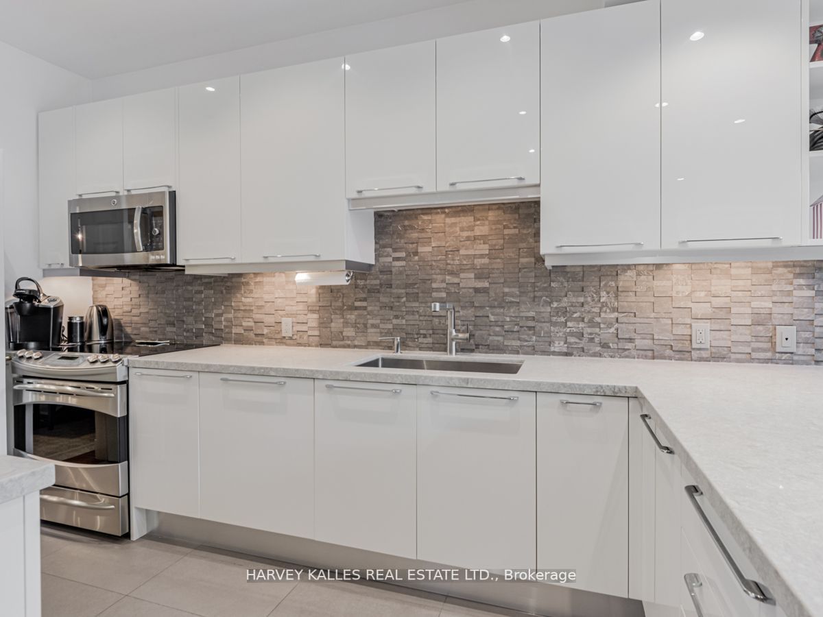 32 Coulson Ave