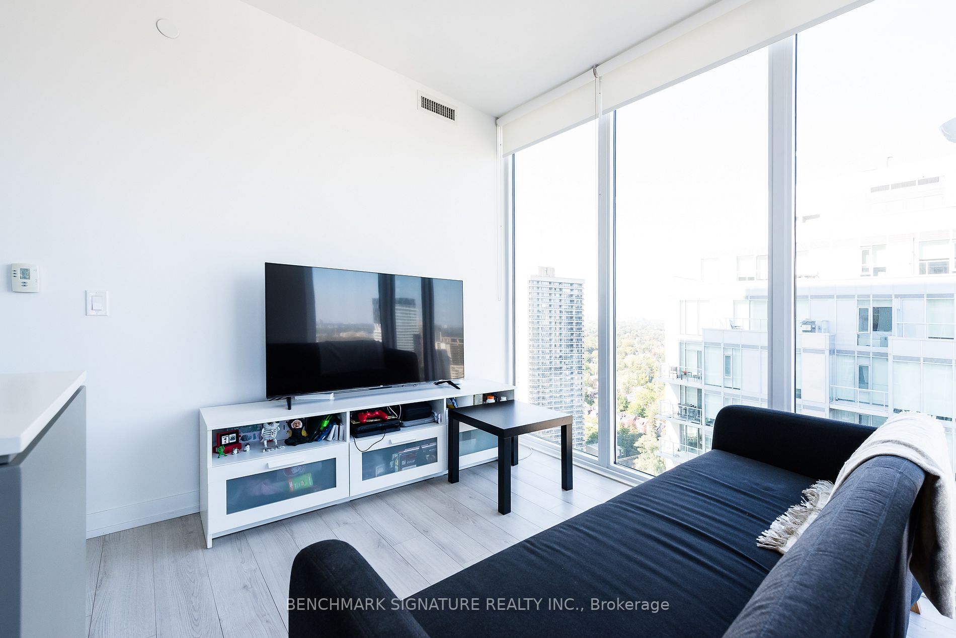 33 Helendale Ave, #2303