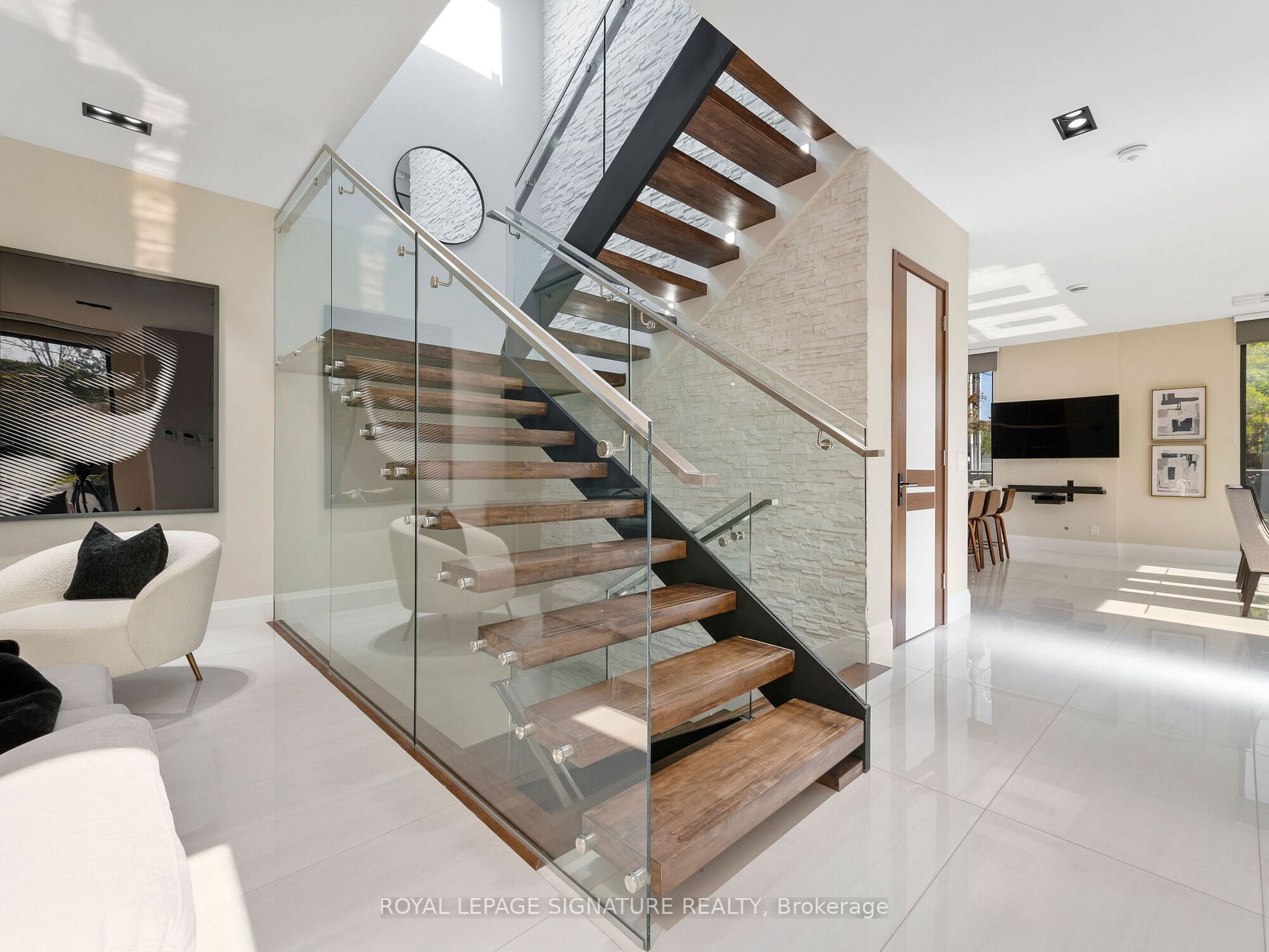 28 Kirkland Blvd