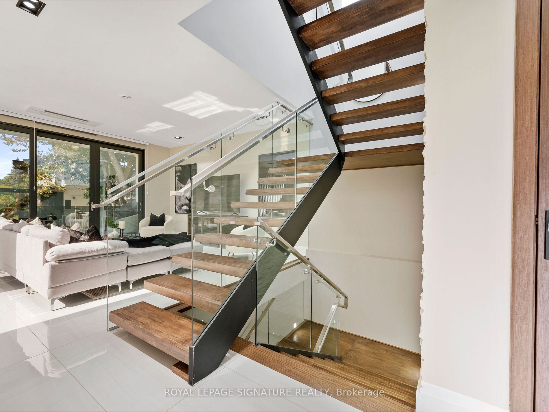 28 Kirkland Blvd