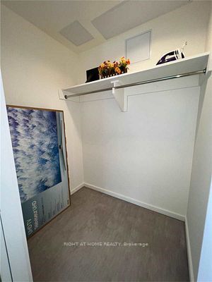 180 University Ave, #4102