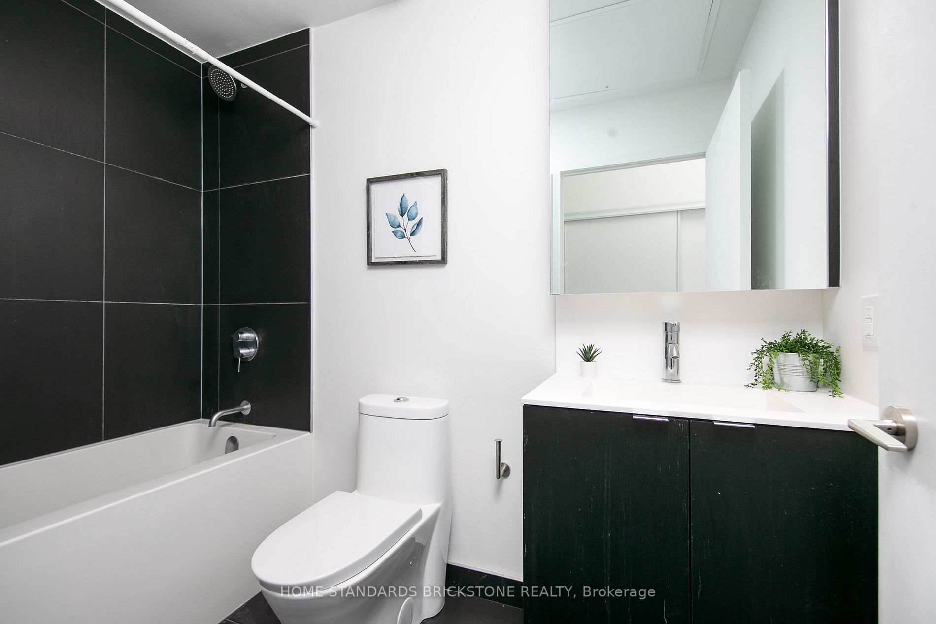 20 Edward St, #401