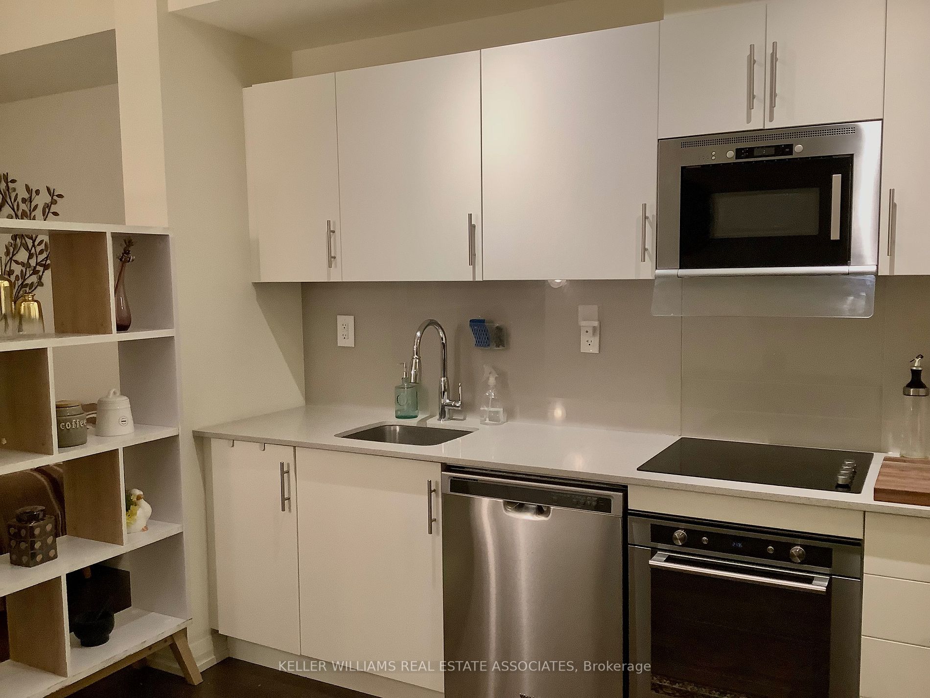 460 Adelaide St E, #729