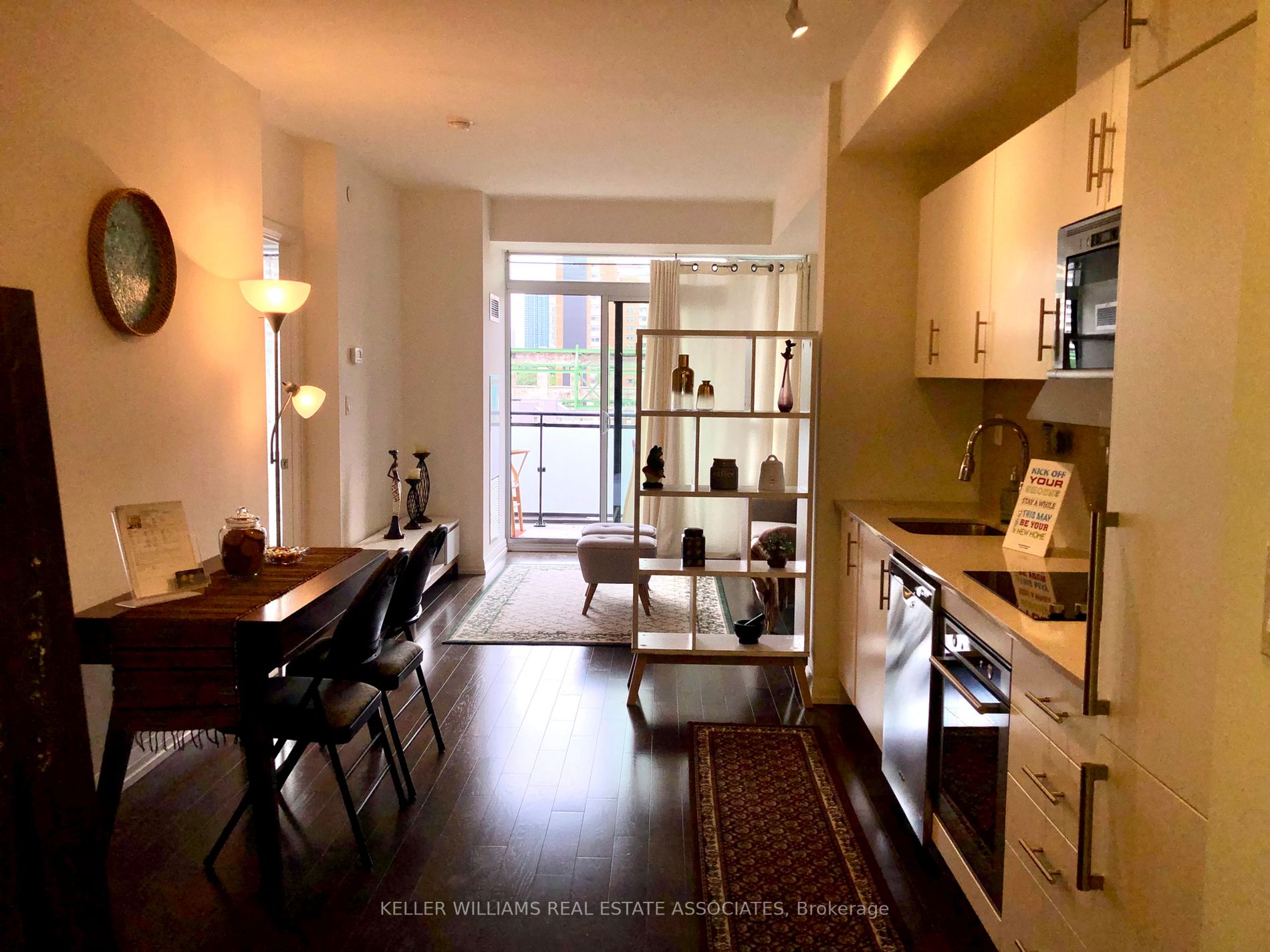 460 Adelaide St E, #729