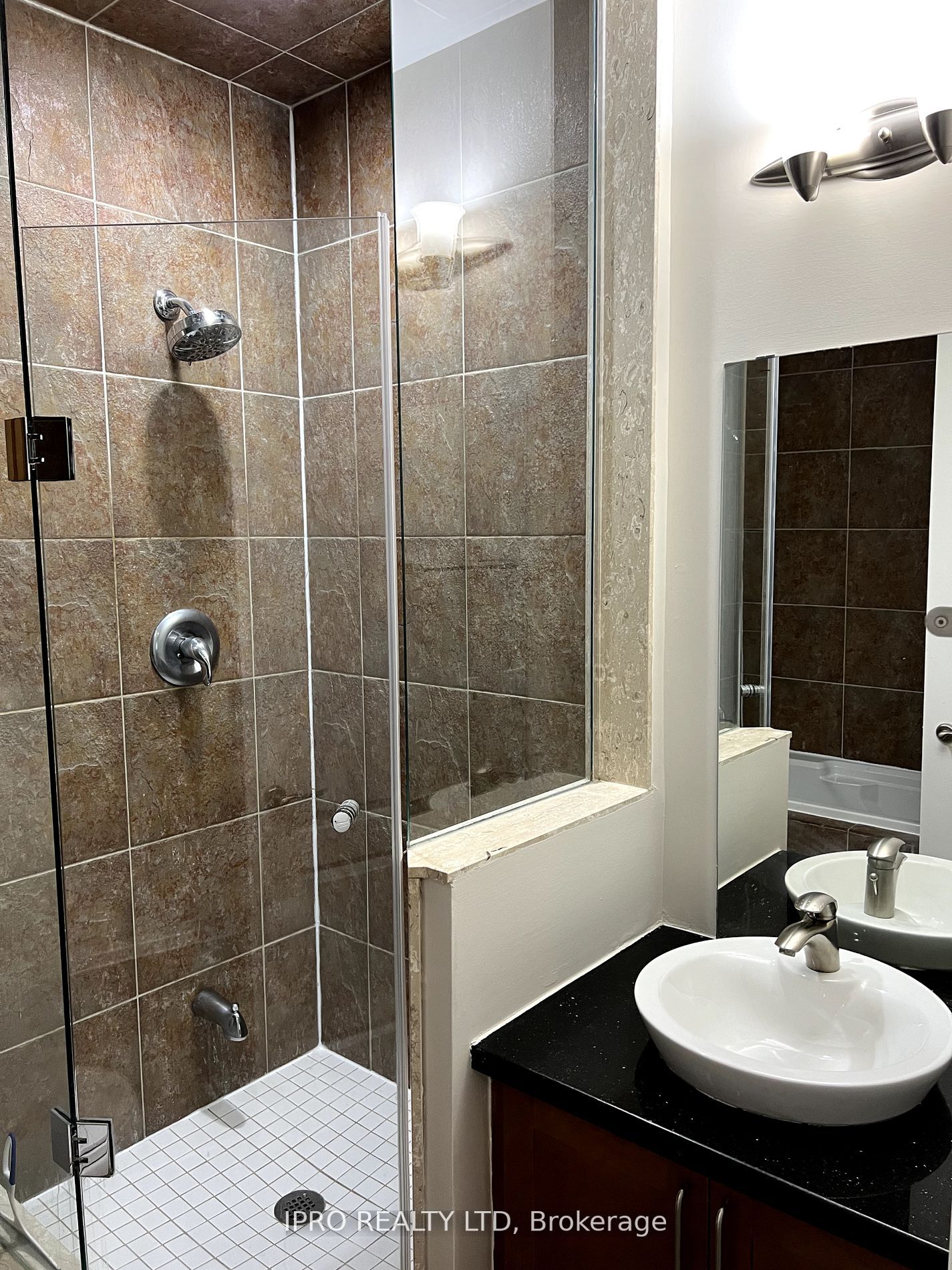 1111 Avenue Road, #102