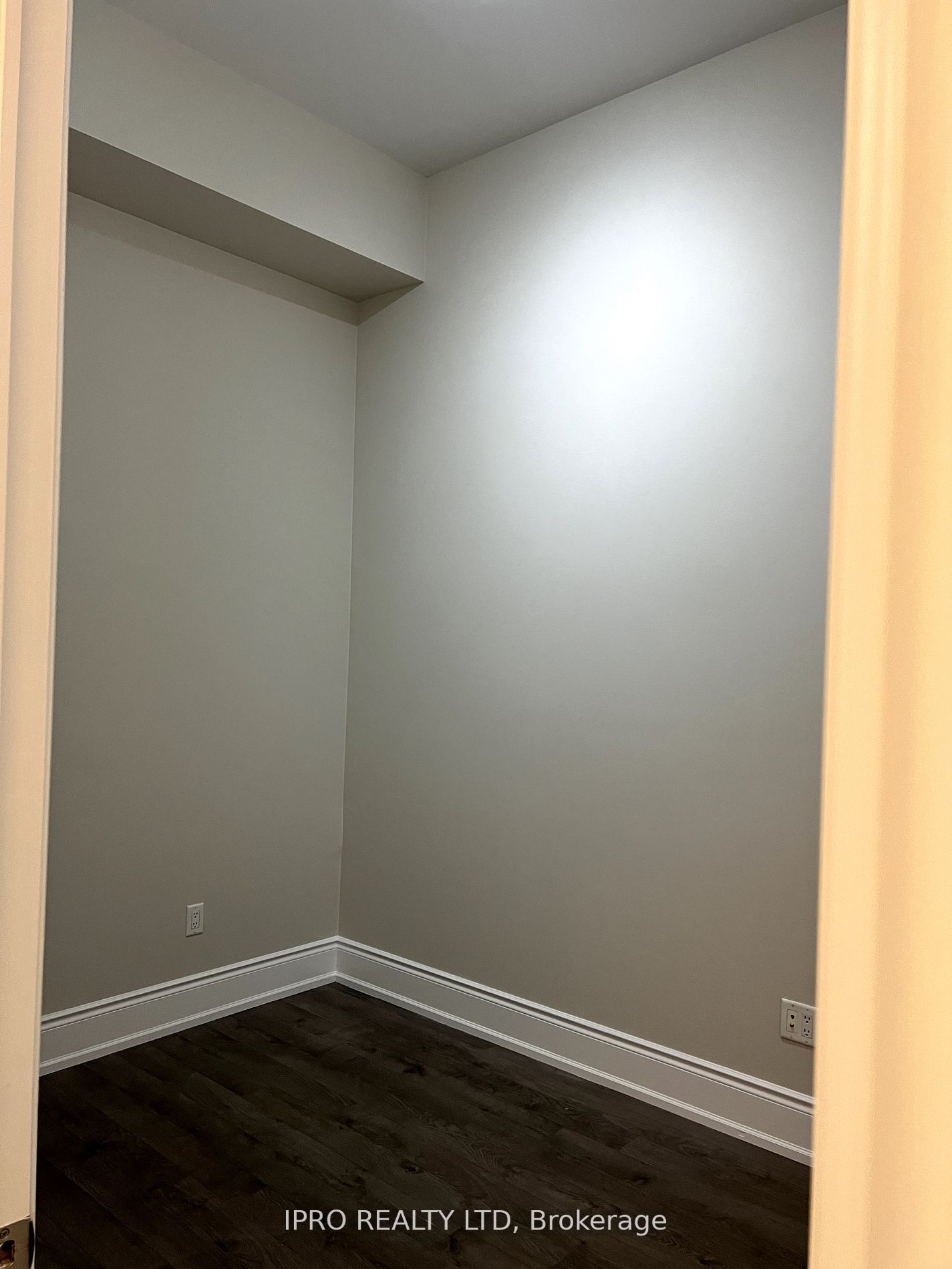 1111 Avenue Road, #102