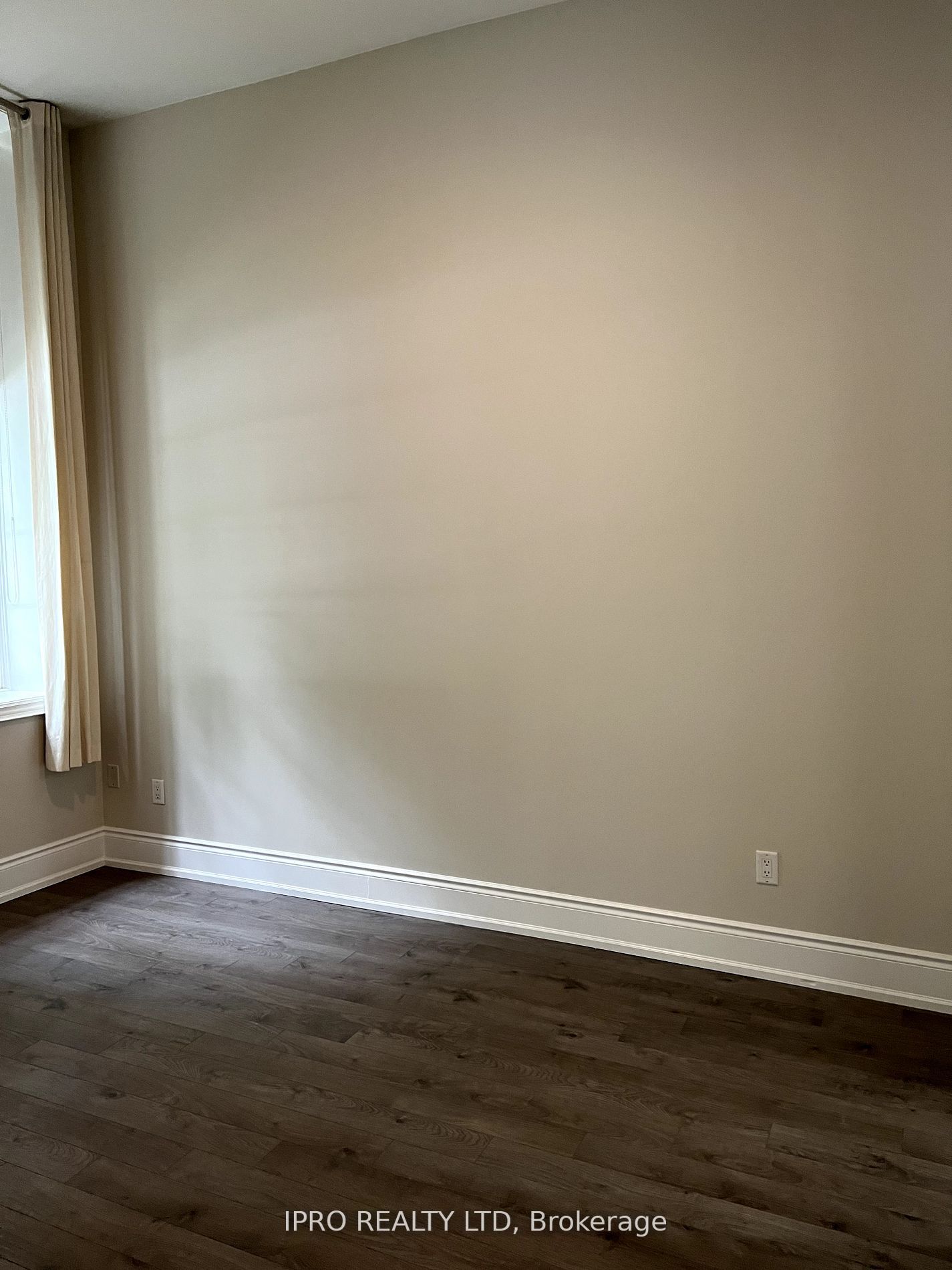 1111 Avenue Road, #102