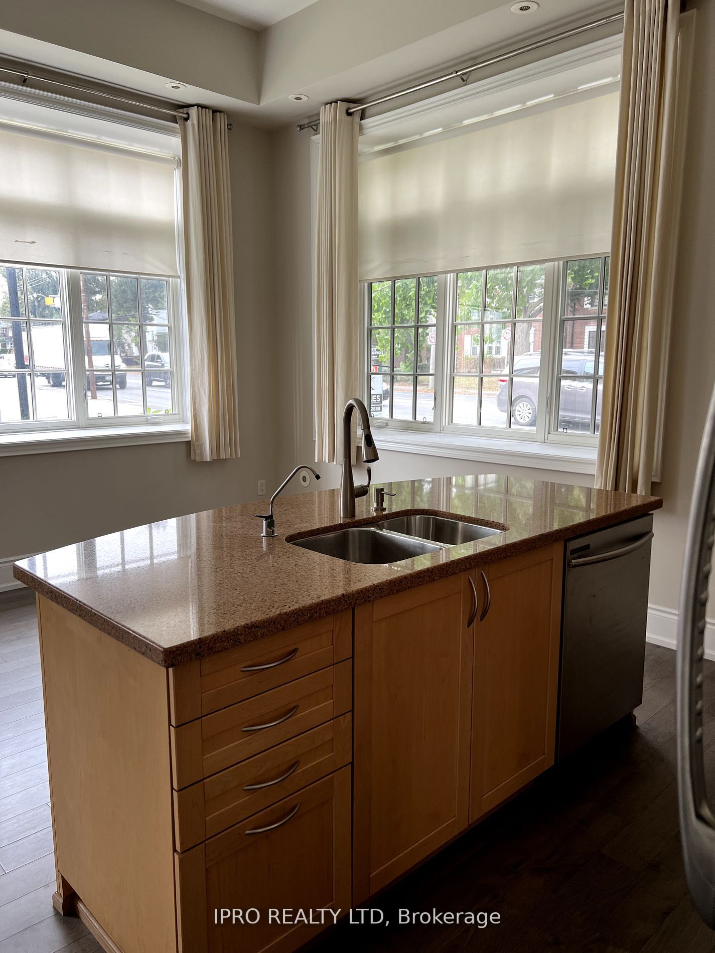 1111 Avenue Road, #102