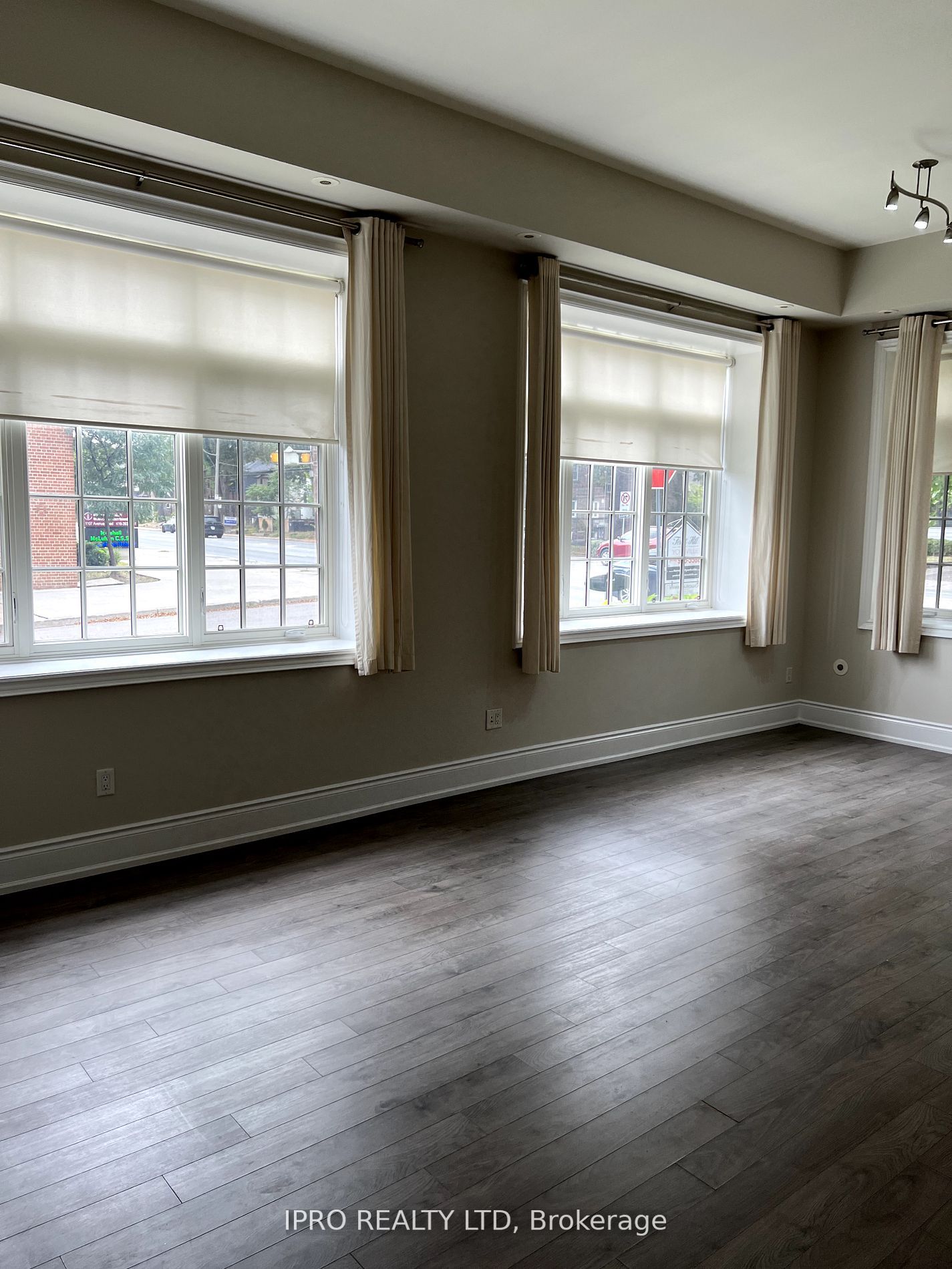 1111 Avenue Road, #102
