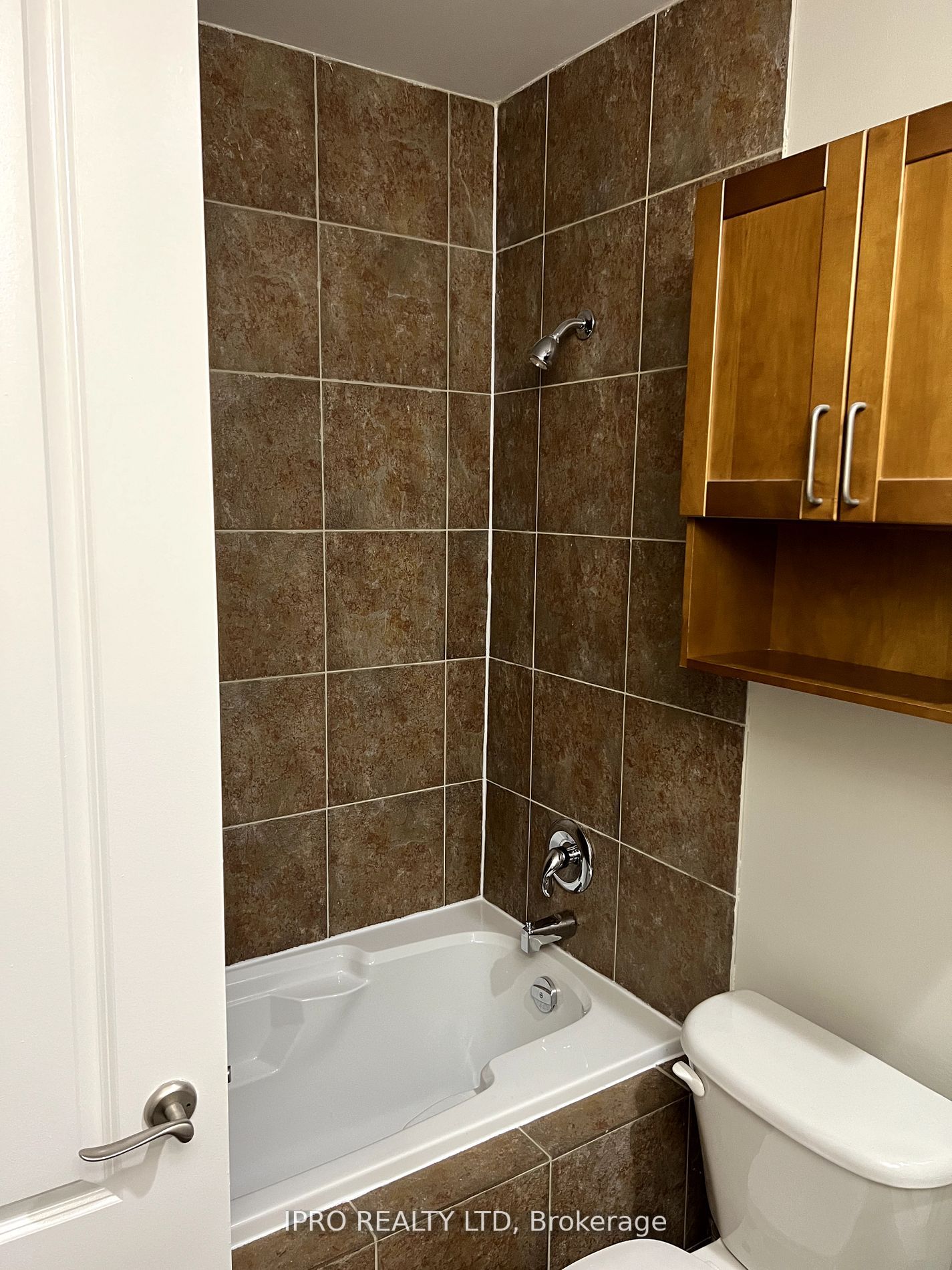 1111 Avenue Road, #102