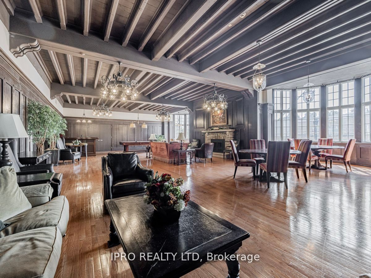 1111 Avenue Road, #102