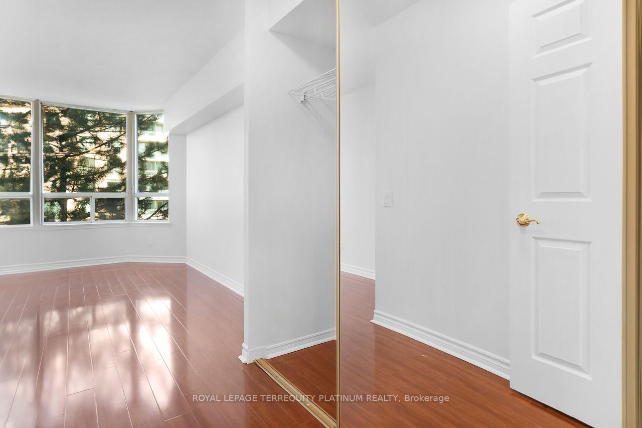 7 Bishop Avenue, #506