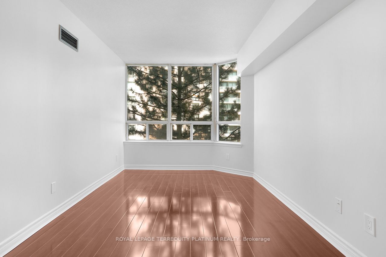 7 Bishop Avenue, #506
