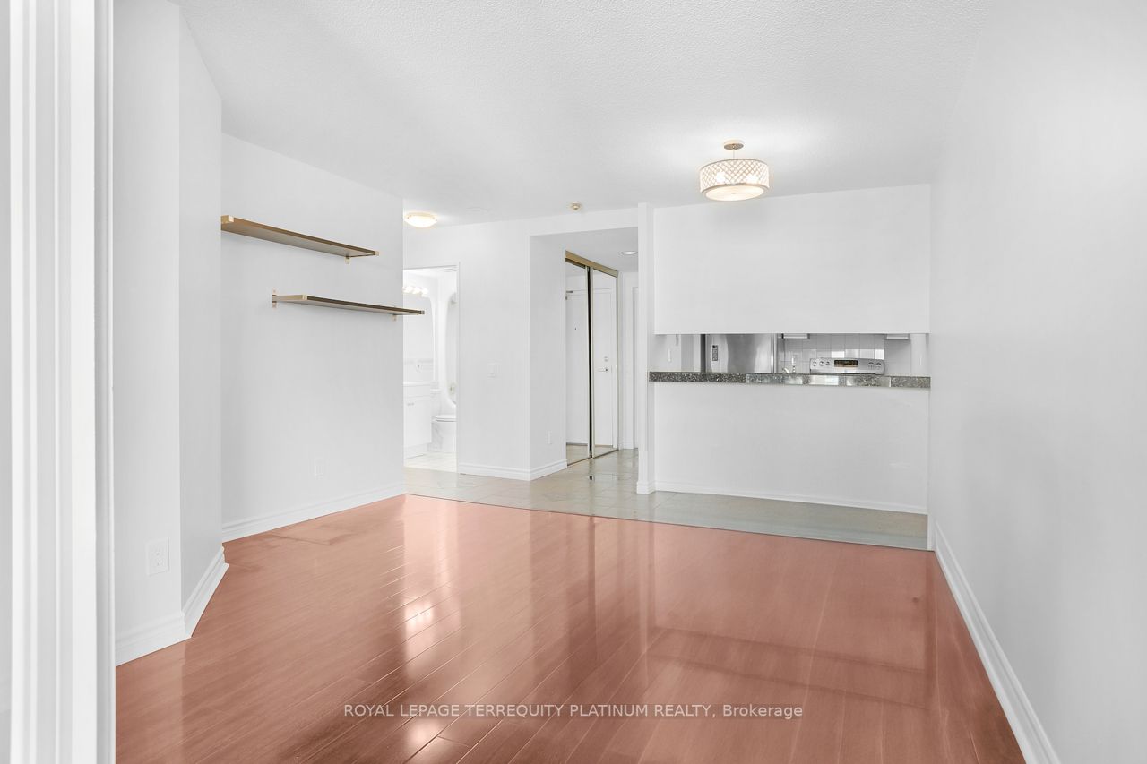 7 Bishop Avenue, #506