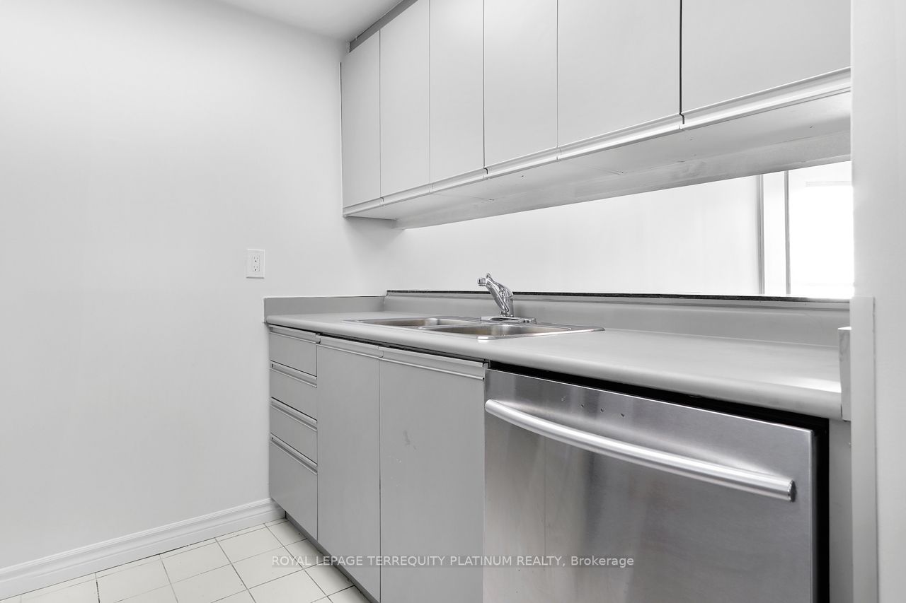 7 Bishop Avenue, #506