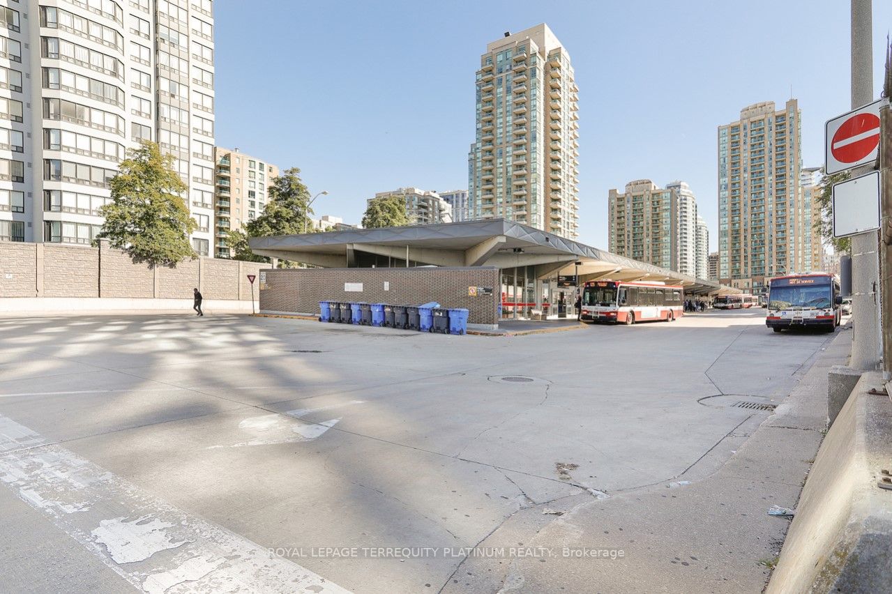 7 Bishop Avenue, #506